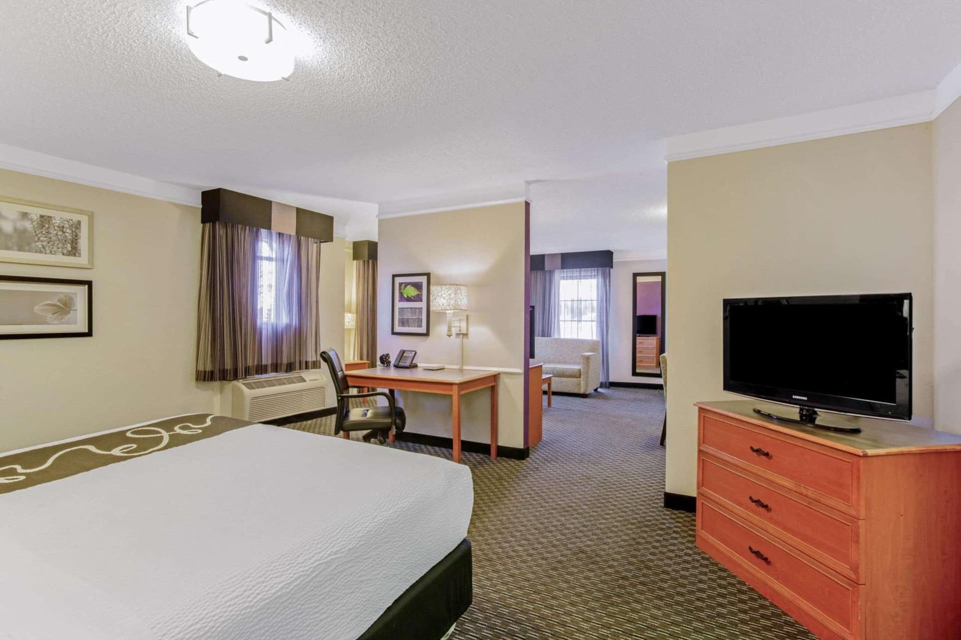 La Quinta Inn by Wyndham and Conference Center San Angelo gallery photo in San Angelo, TX — image 35