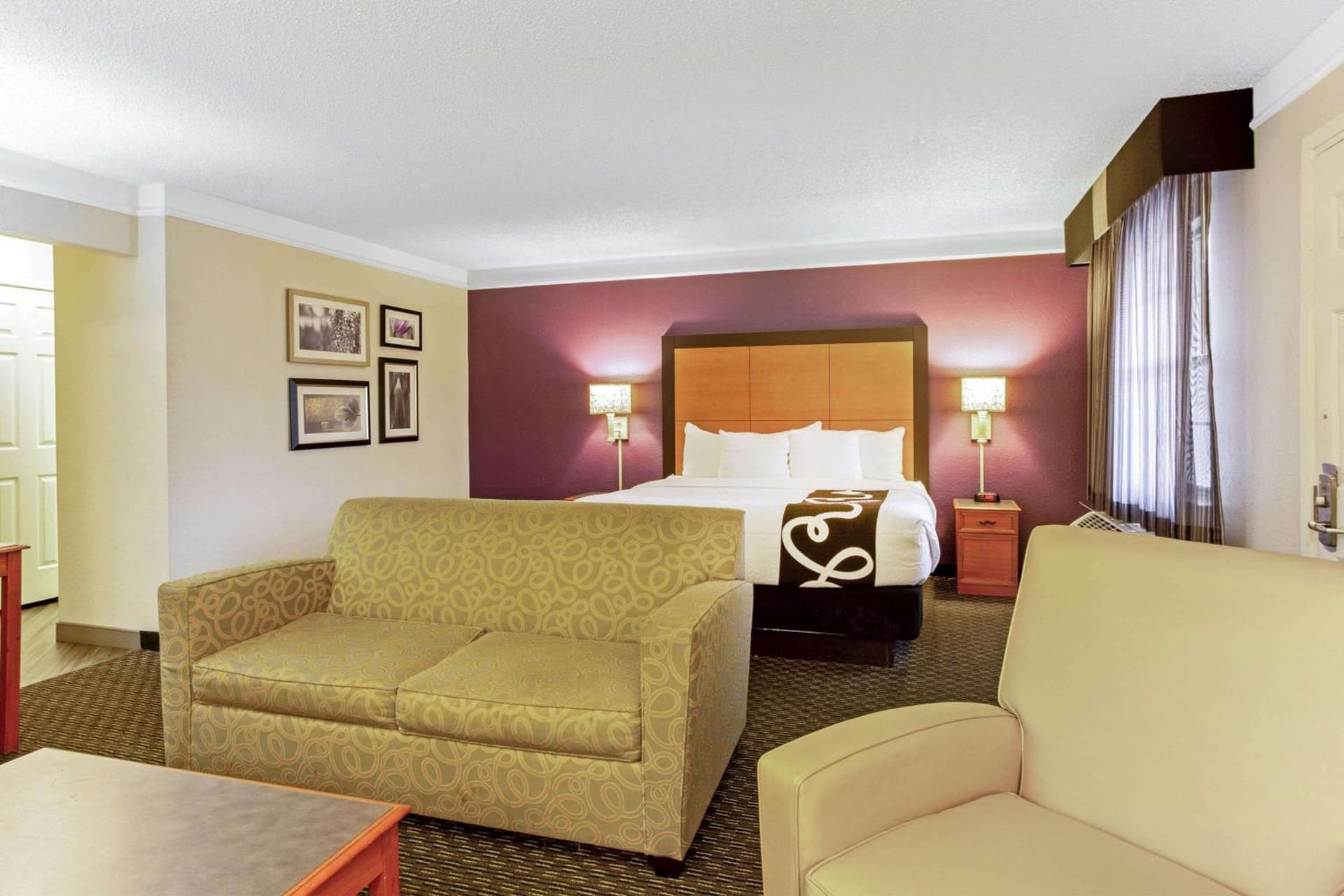 La Quinta Inn by Wyndham and Conference Center San Angelo interior in San Angelo, TX — gallery photo 2