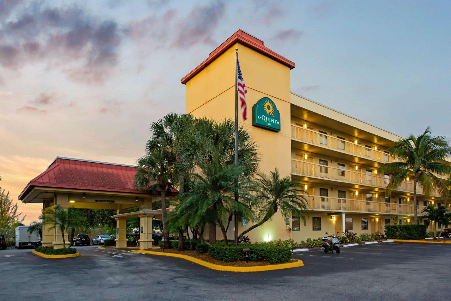 La Quinta Inn by Wyndham West Palm Beach - Florida Turnpike gallery photo in West Palm Beach, FL — image 5