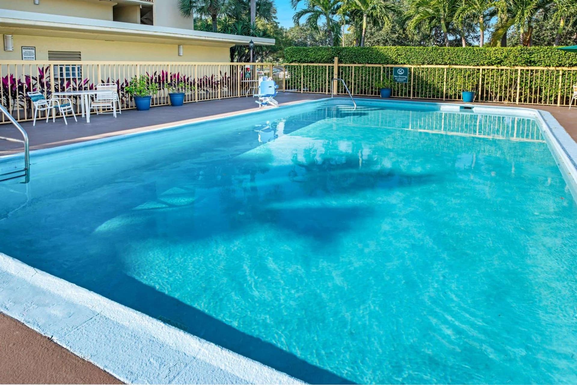 La Quinta Inn by Wyndham West Palm Beach - Florida Turnpike gallery photo in West Palm Beach, FL — image 39