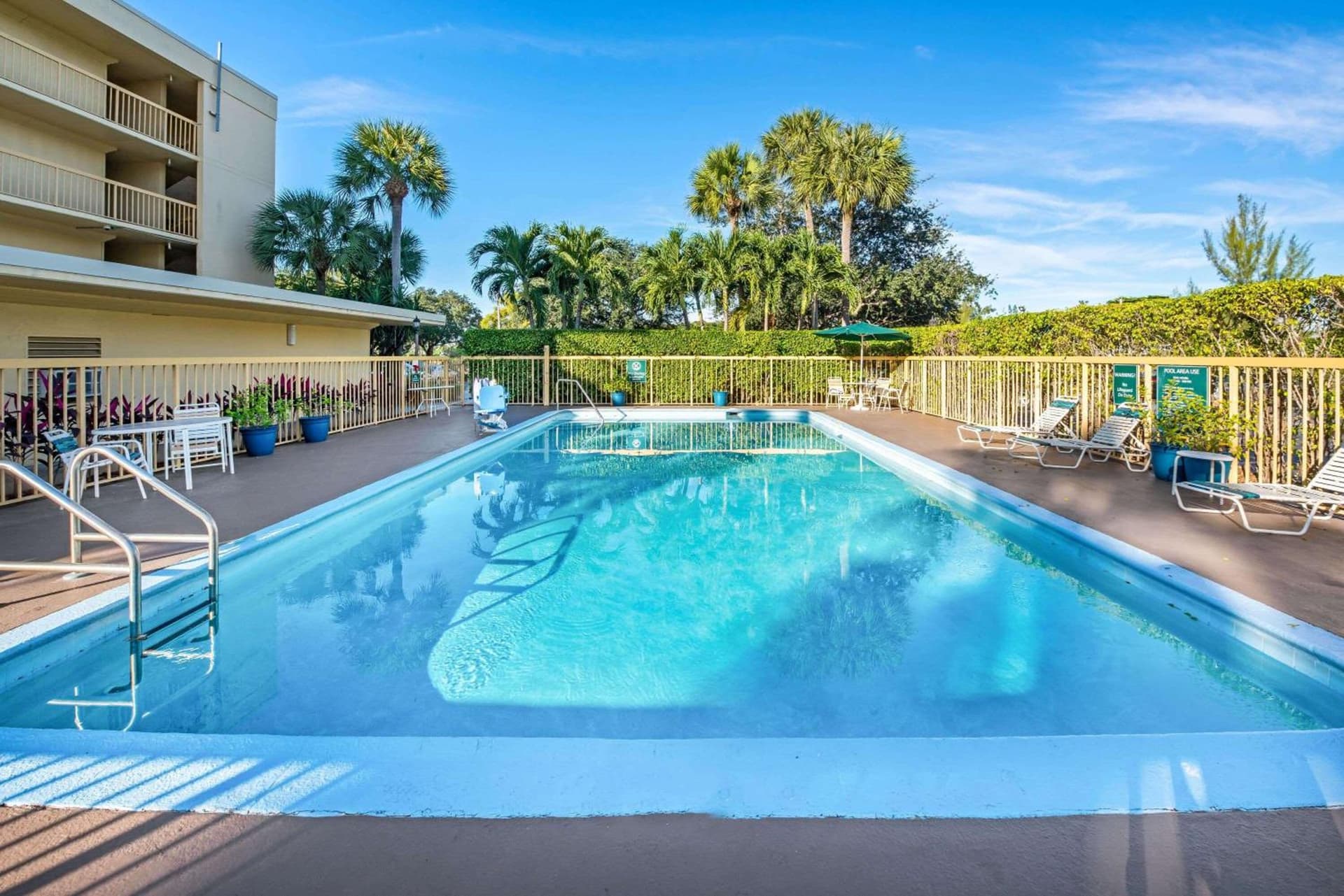 La Quinta Inn by Wyndham West Palm Beach - Florida Turnpike gallery photo in West Palm Beach, FL — image 38
