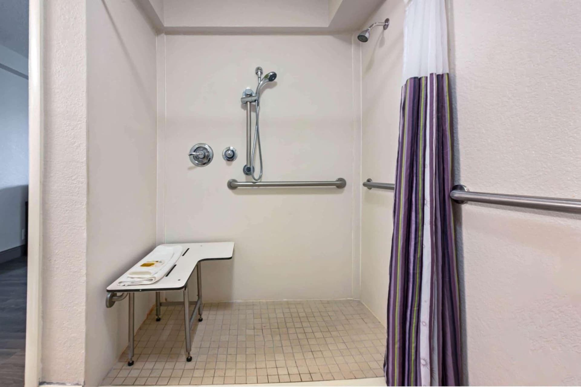 La Quinta Inn by Wyndham West Palm Beach - Florida Turnpike gallery photo in West Palm Beach, FL — image 6