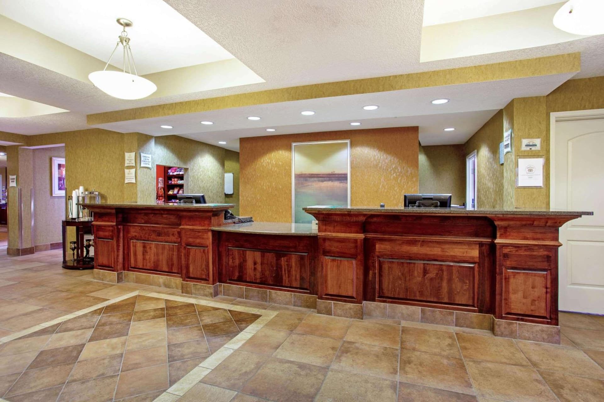 La Quinta by Wyndham Bismarck gallery photo in Bismarck, ND — image 12