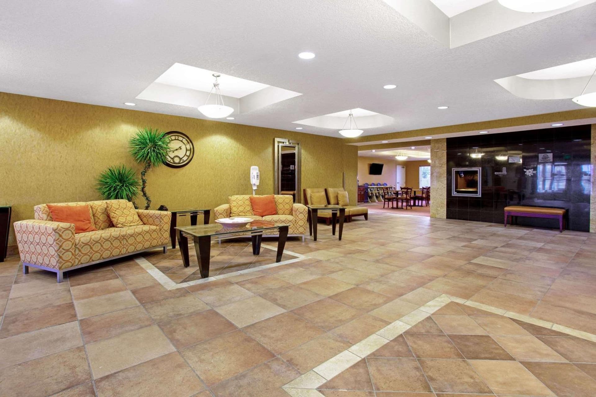La Quinta by Wyndham Bismarck gallery photo in Bismarck, ND — image 28