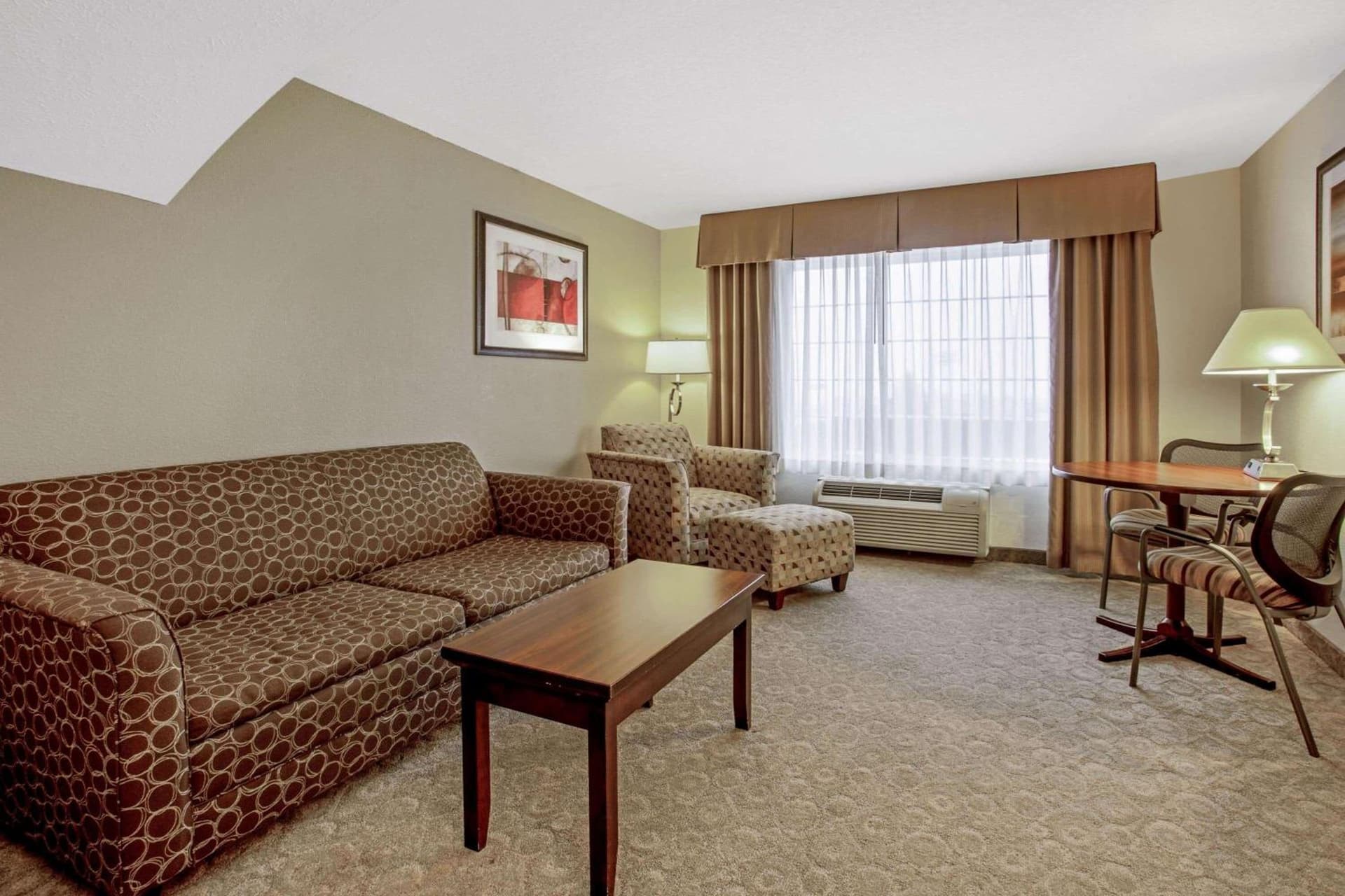 La Quinta by Wyndham Bismarck gallery photo in Bismarck, ND — image 21