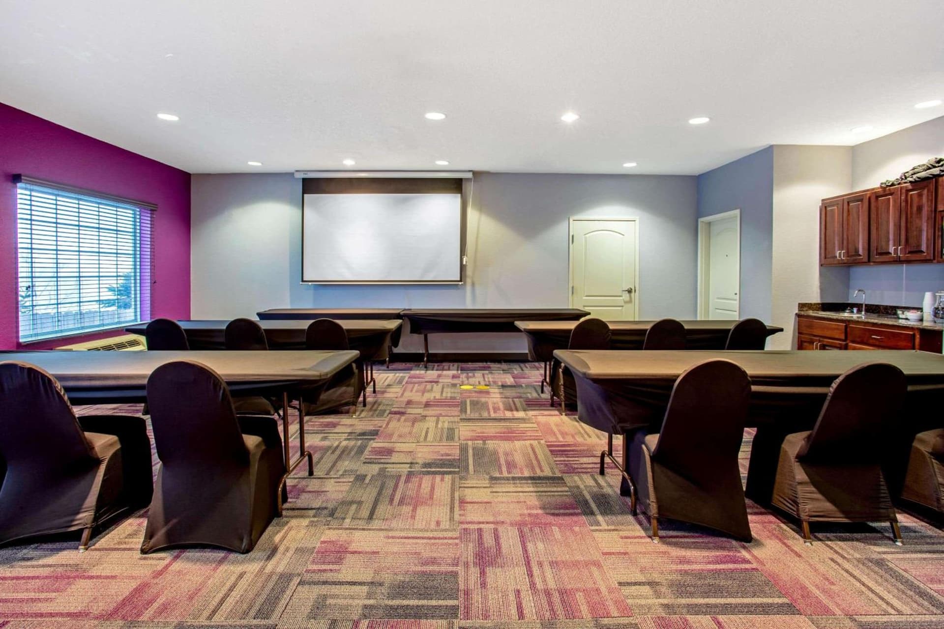 La Quinta by Wyndham Bismarck gallery photo in Bismarck, ND — image 34