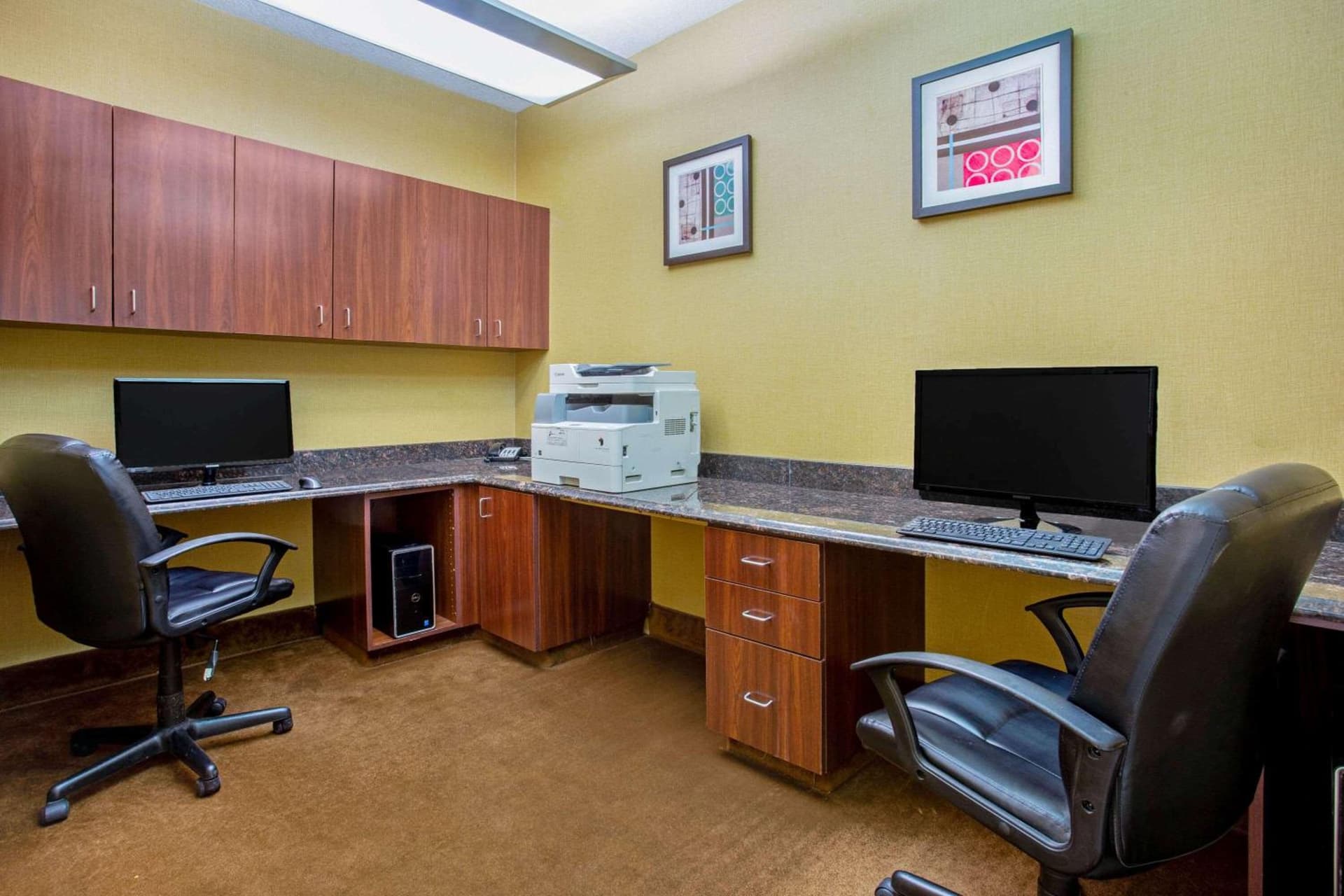 La Quinta by Wyndham Bismarck gallery photo in Bismarck, ND — image 9