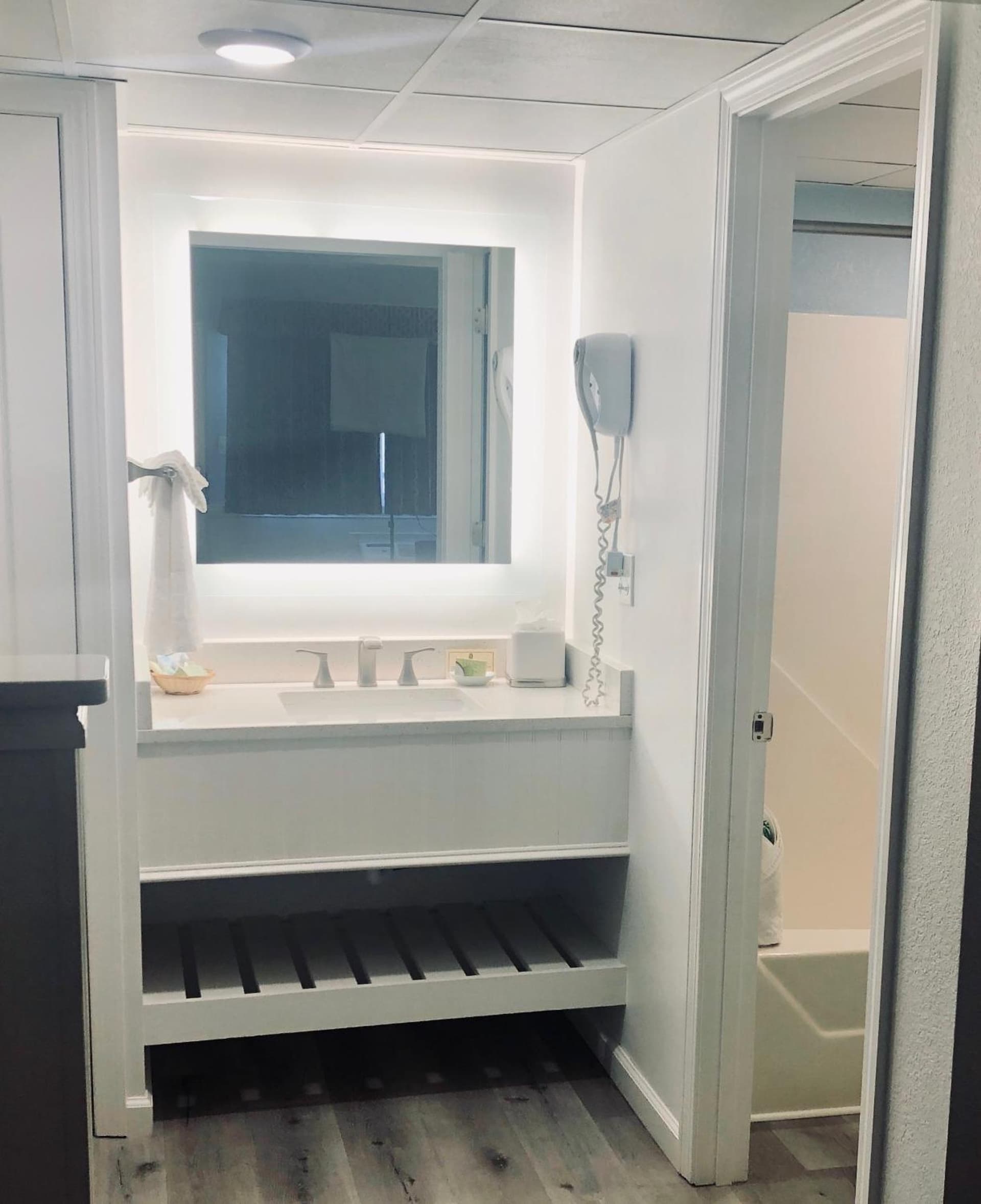 Beach View Hotel property views in Rehoboth Beach, DE — gallery photo 3