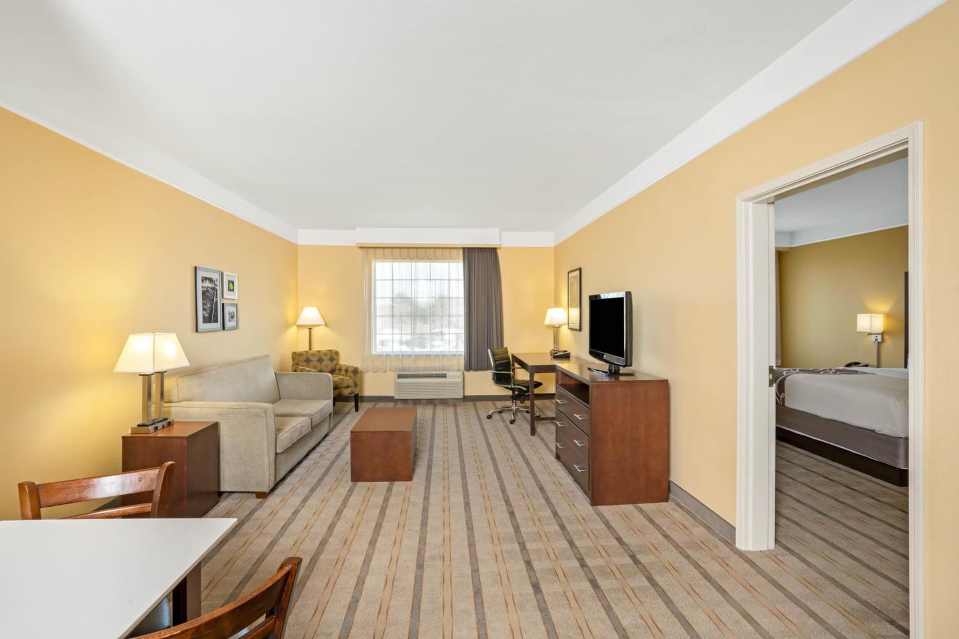 La Quinta by Wyndham Houston NW Beltway8/WestRD interior in Houston, TX — gallery photo 2