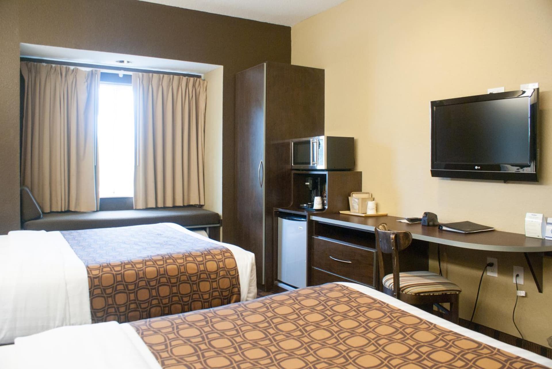 Microtel Inn & Suites by Wyndham Jacksonville Airport gallery photo in Jacksonville, FL — image 10