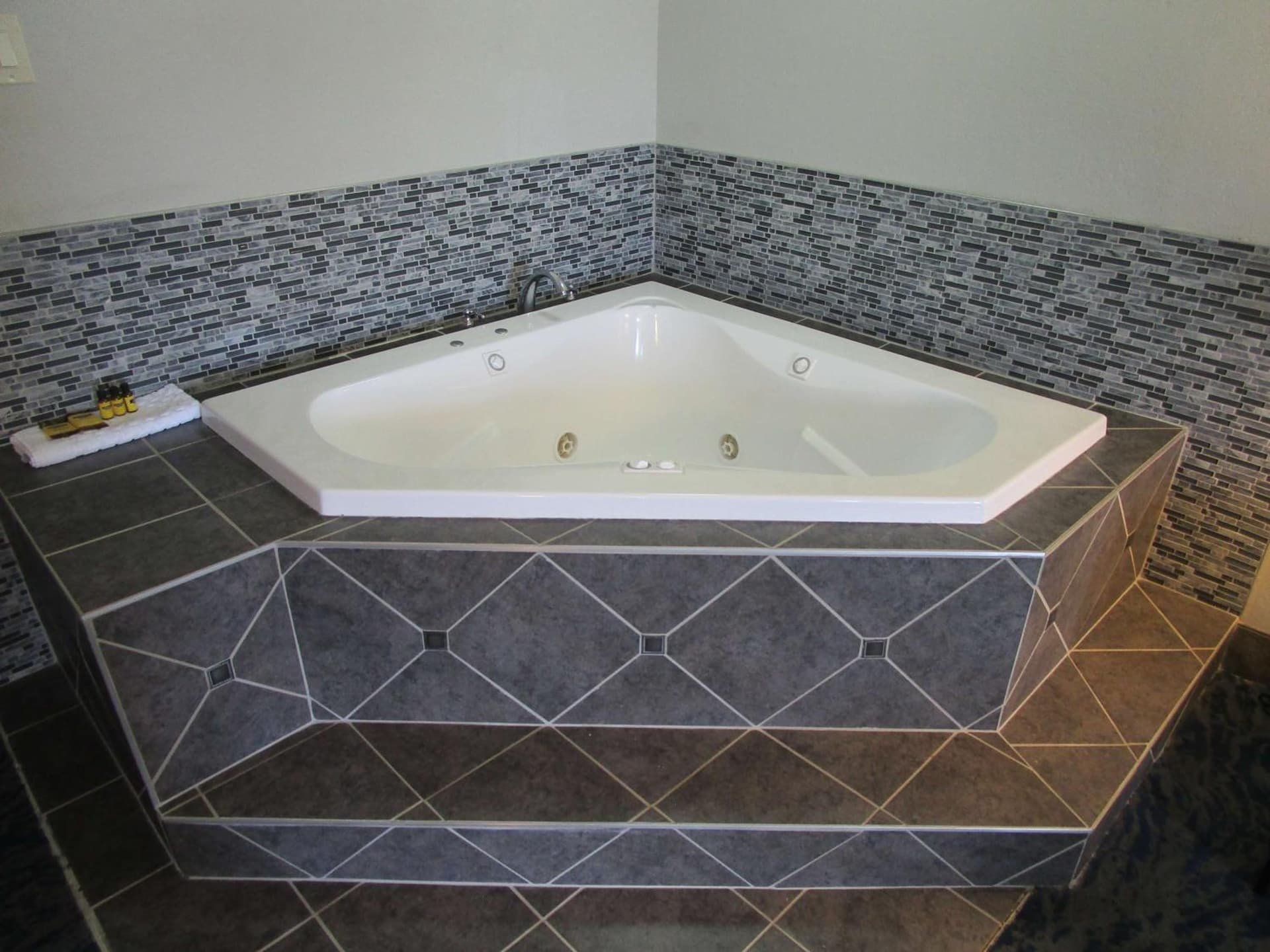 Best Western Plus Bloomington East gallery photo in Bloomington, IL — image 6