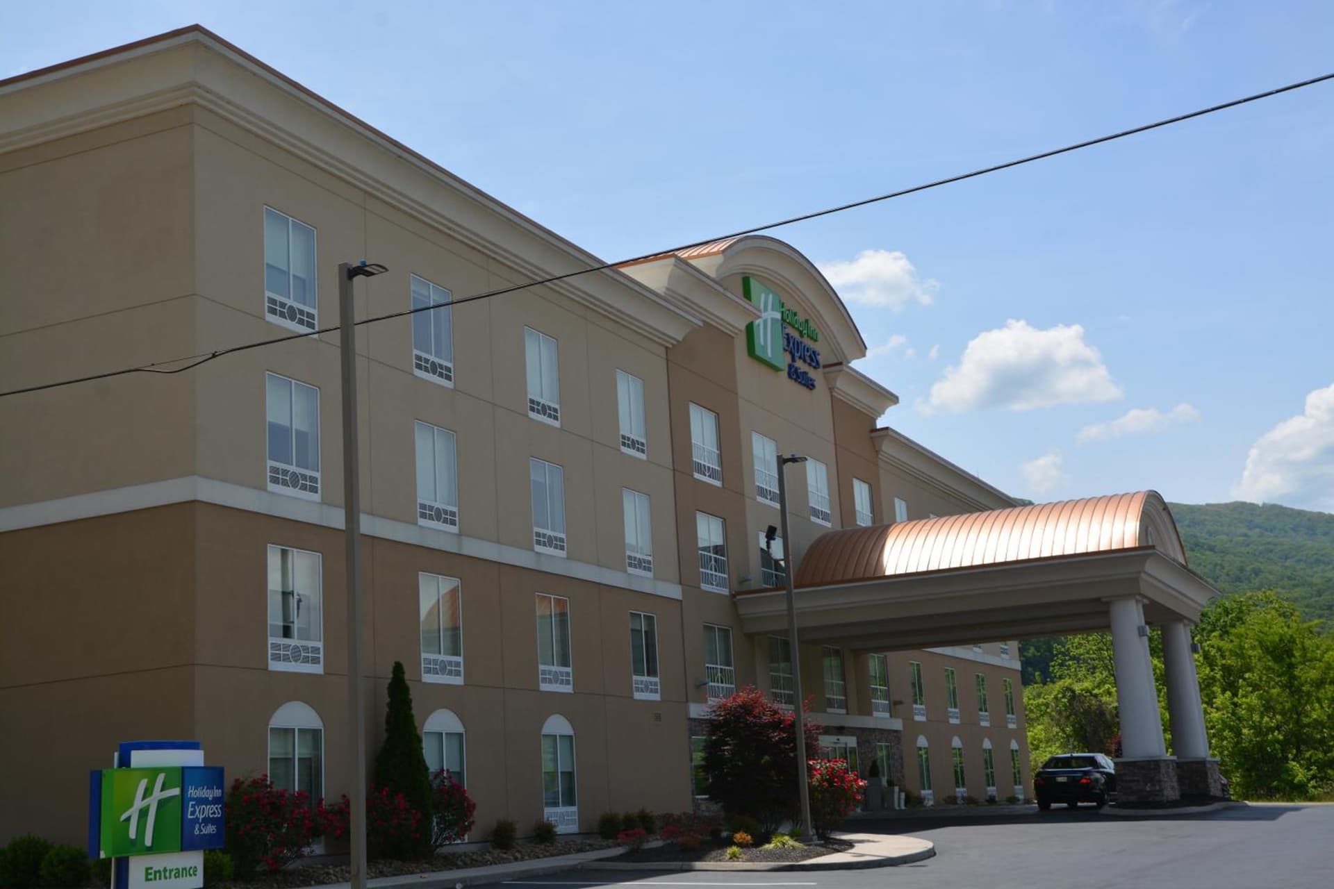 Holiday Inn Express & Suites Caryville by IHG — hotel in Caryville, Tennessee