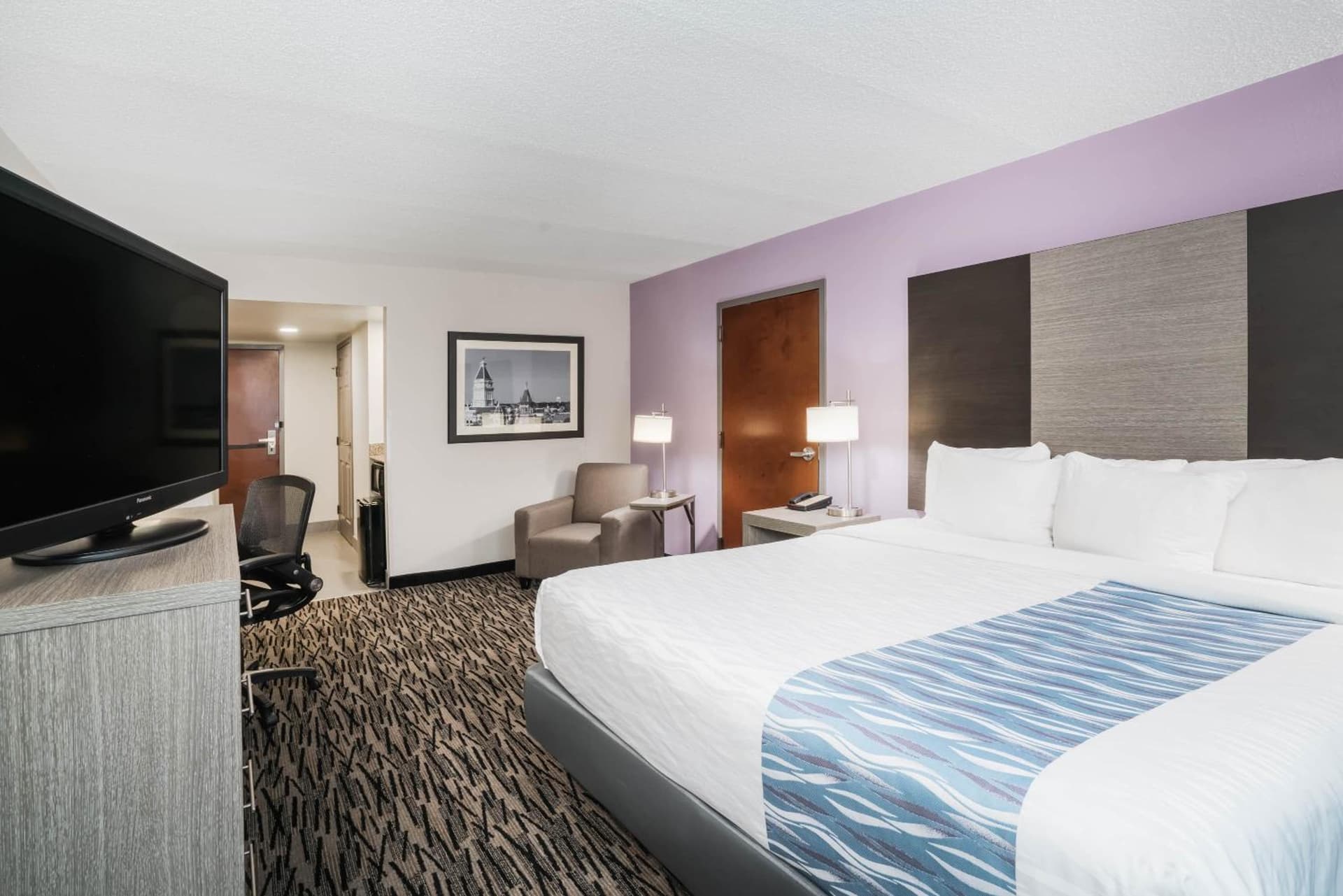 La Quinta by Wyndham Clarksville interior in Clarksville, TN — gallery photo 2