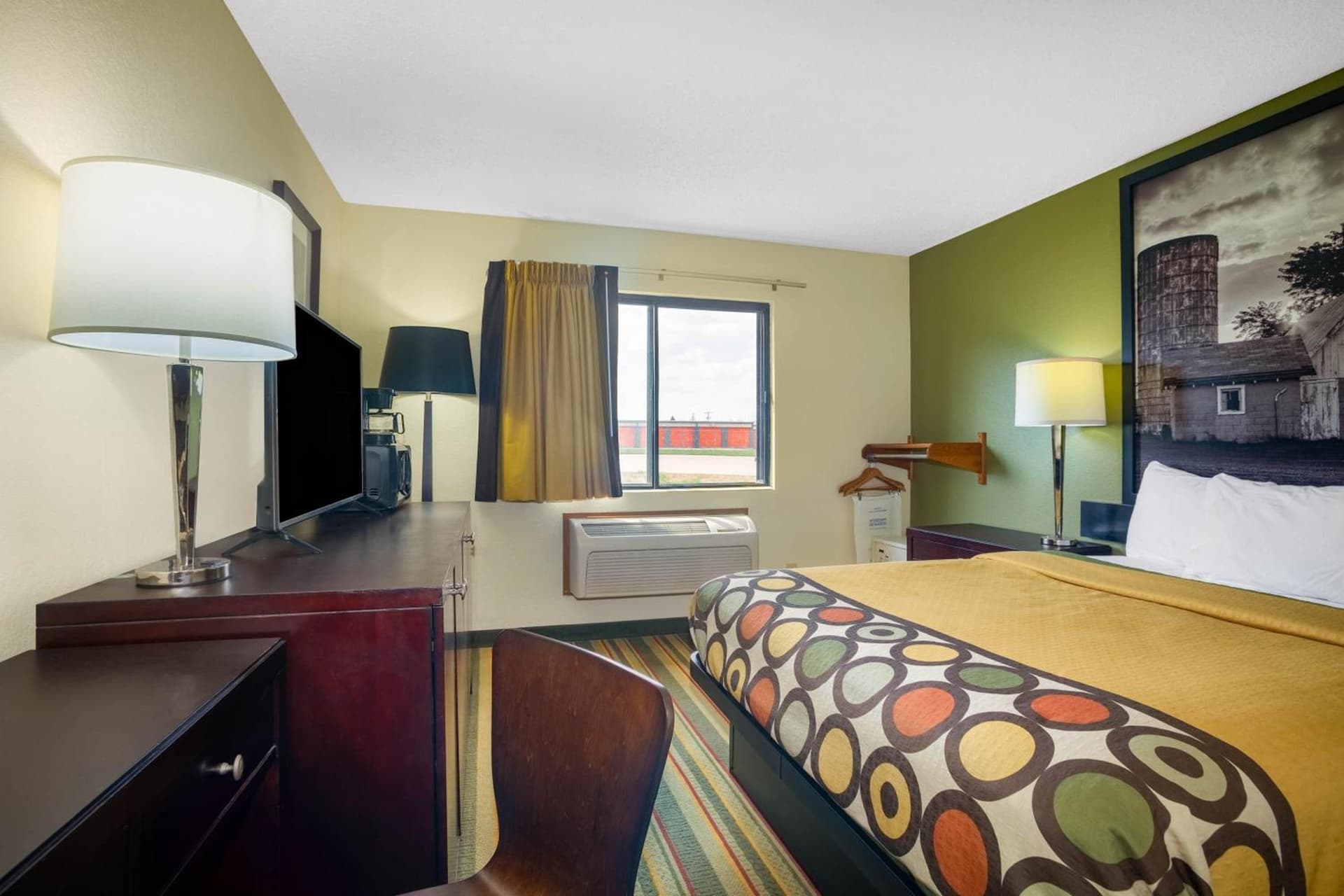 Super 8 by Wyndham El Dorado property views in El Dorado, KS — gallery photo 3