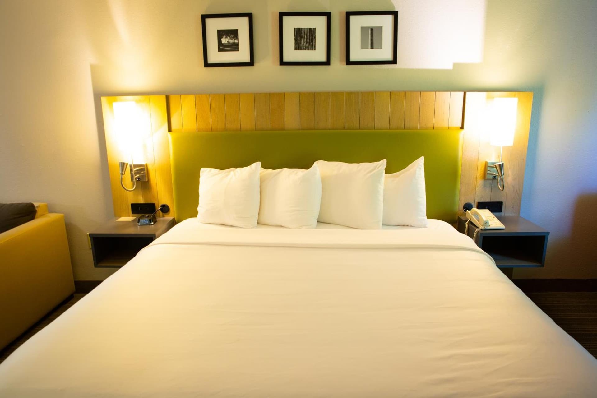 Country Inn & Suites by Radisson, Burlington Elon , NC gallery photo in Burlington, NC — image 39