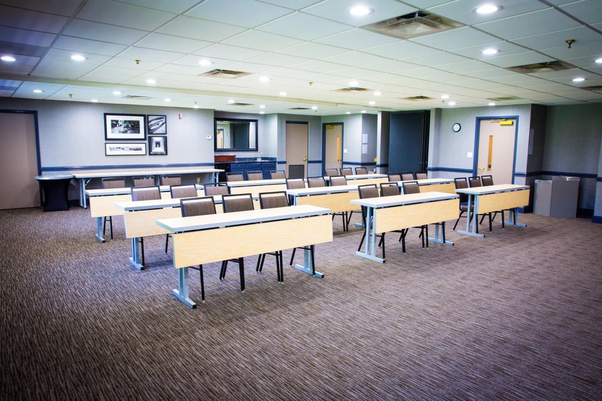Country Inn & Suites by Radisson, Burlington Elon , NC gallery photo in Burlington, NC — image 7