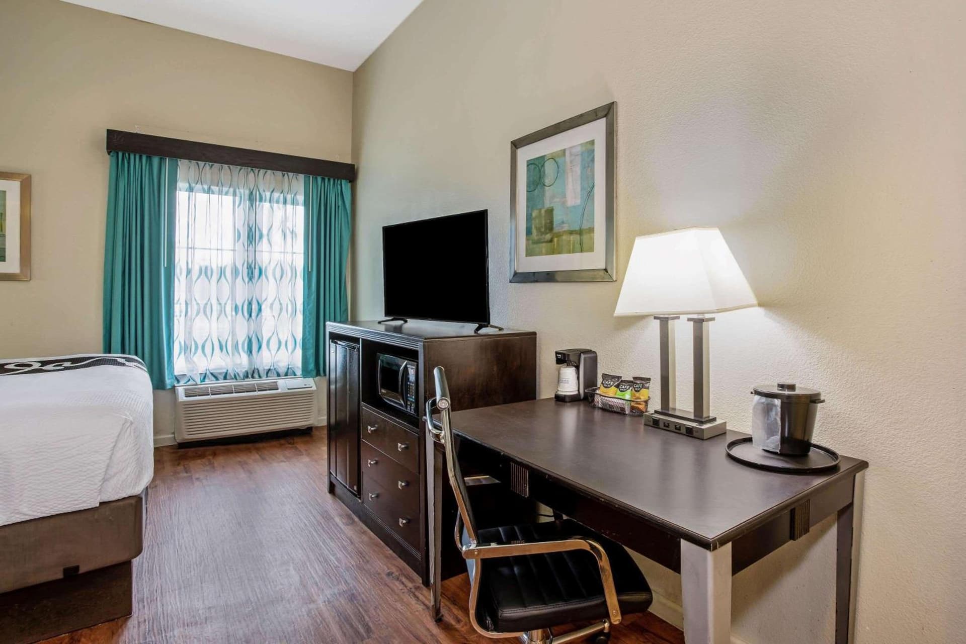 La Quinta by Wyndham PCB Pier Park area property views in Panama City Beach, FL — gallery photo 3