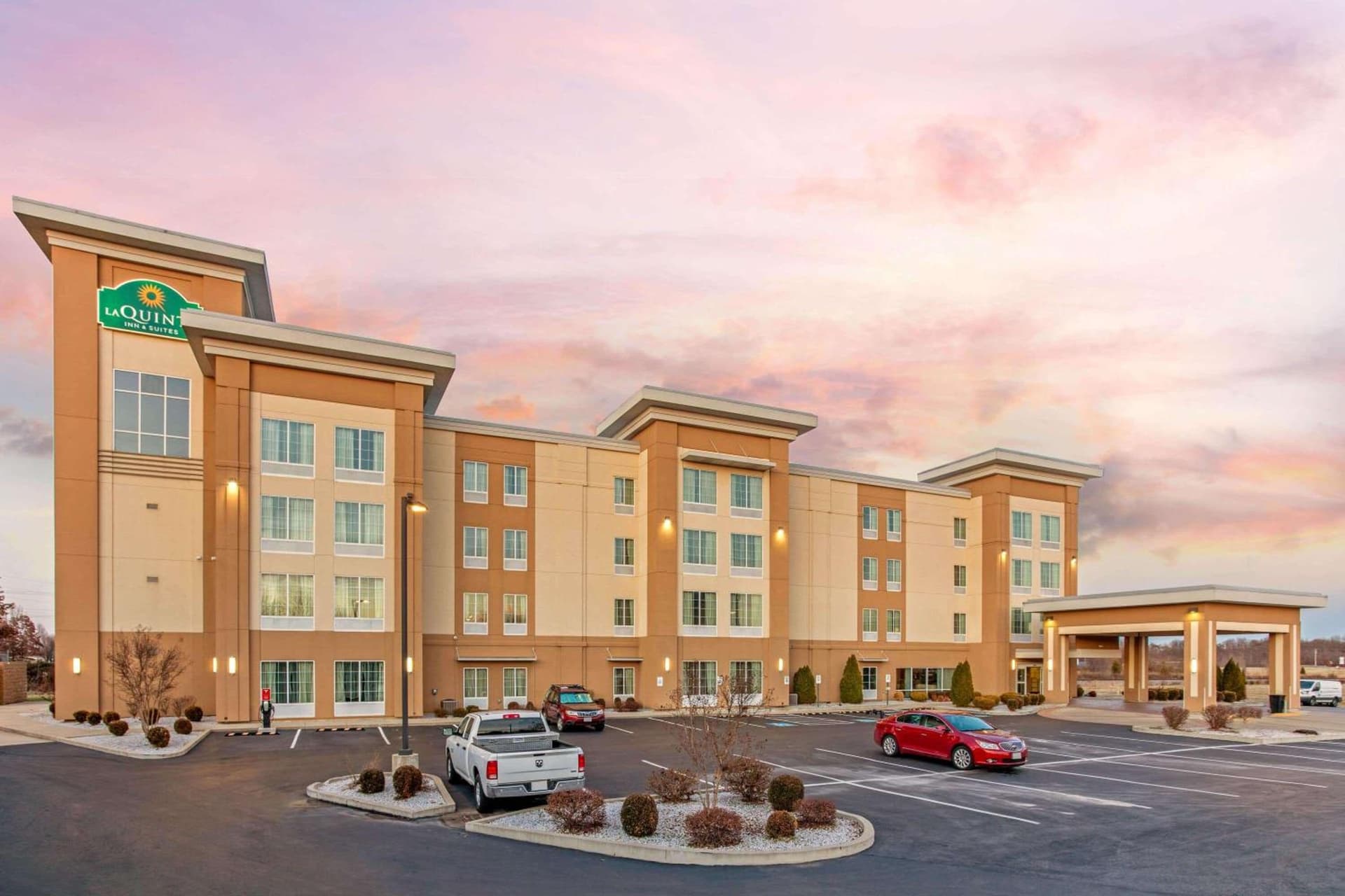 La Quinta by Wyndham Paducah featured exterior or lobby in Paducah, KY — similar hotel