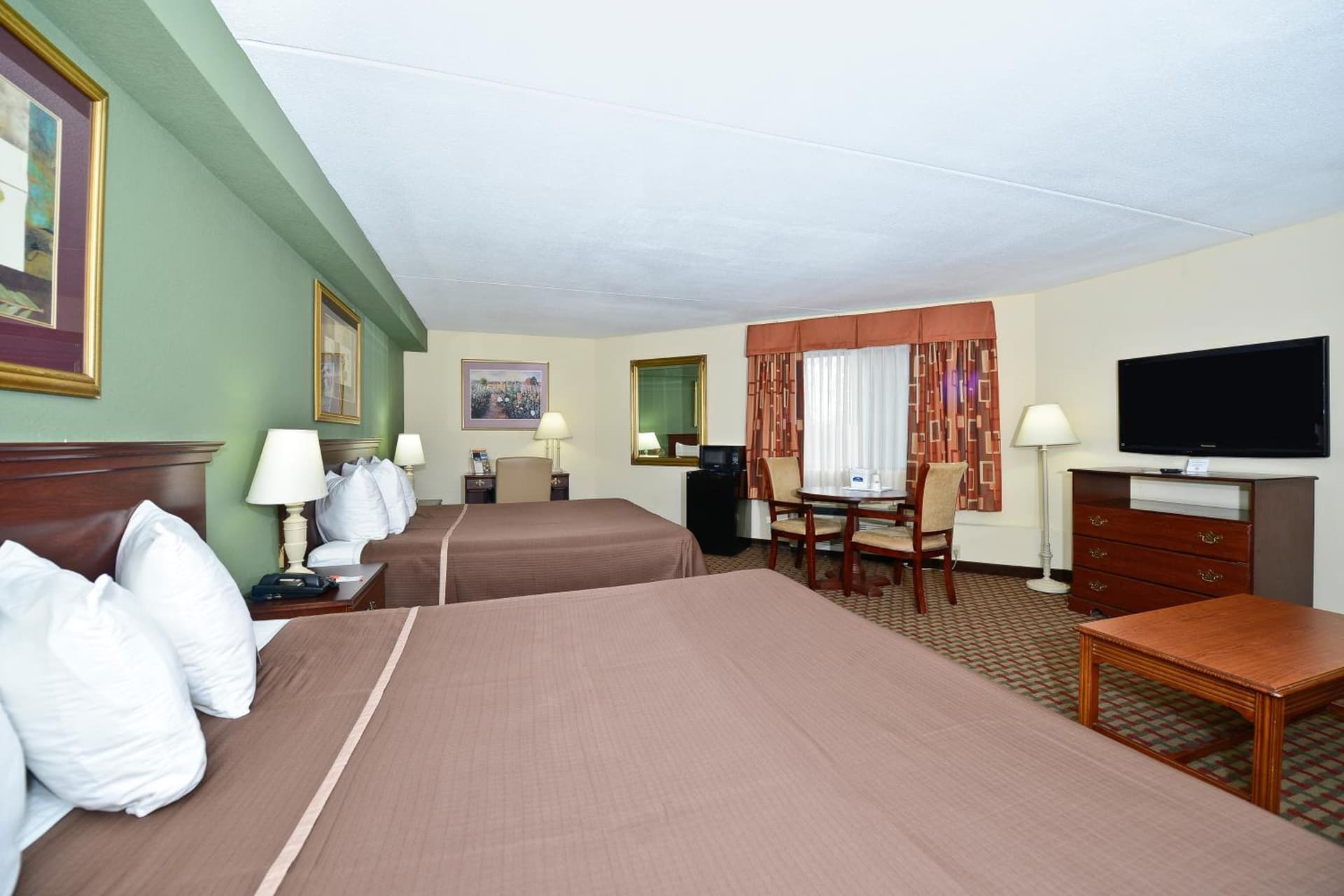 Howard Johnson by Wyndham Newark Airport gallery photo in Newark, NJ — image 19