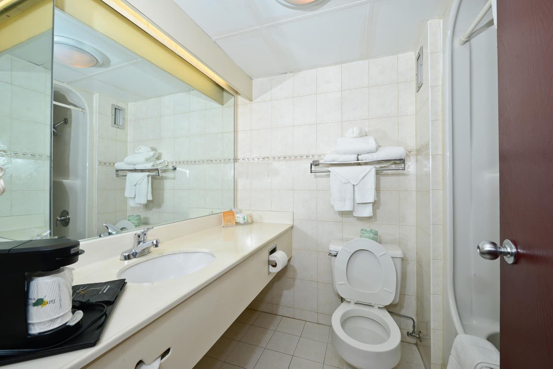Howard Johnson by Wyndham Newark Airport gallery photo in Newark, NJ — image 26