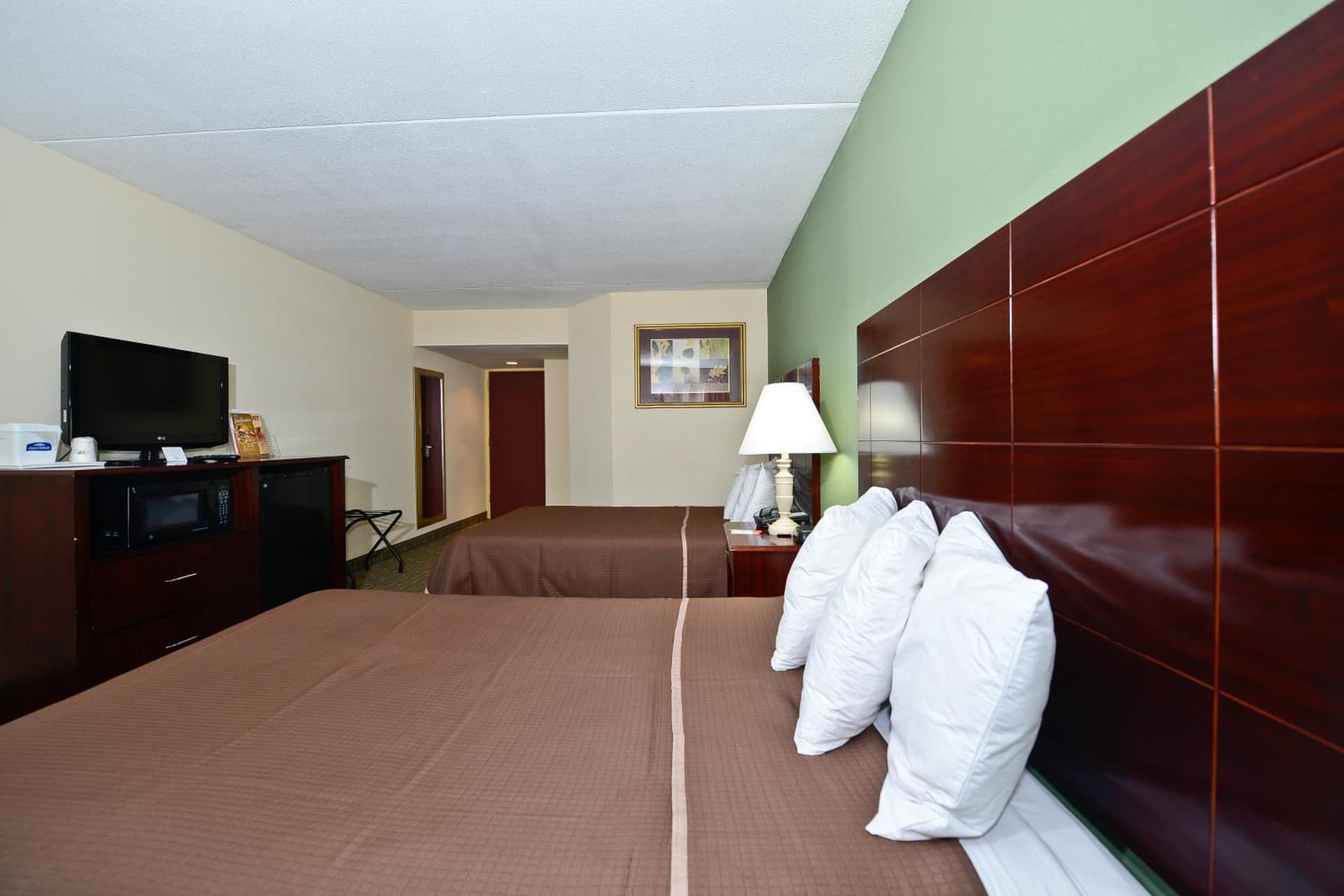 Howard Johnson by Wyndham Newark Airport gallery photo in Newark, NJ — image 6