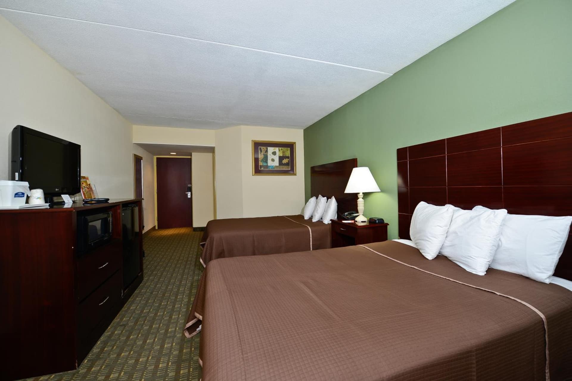 Howard Johnson by Wyndham Newark Airport gallery photo in Newark, NJ — image 15
