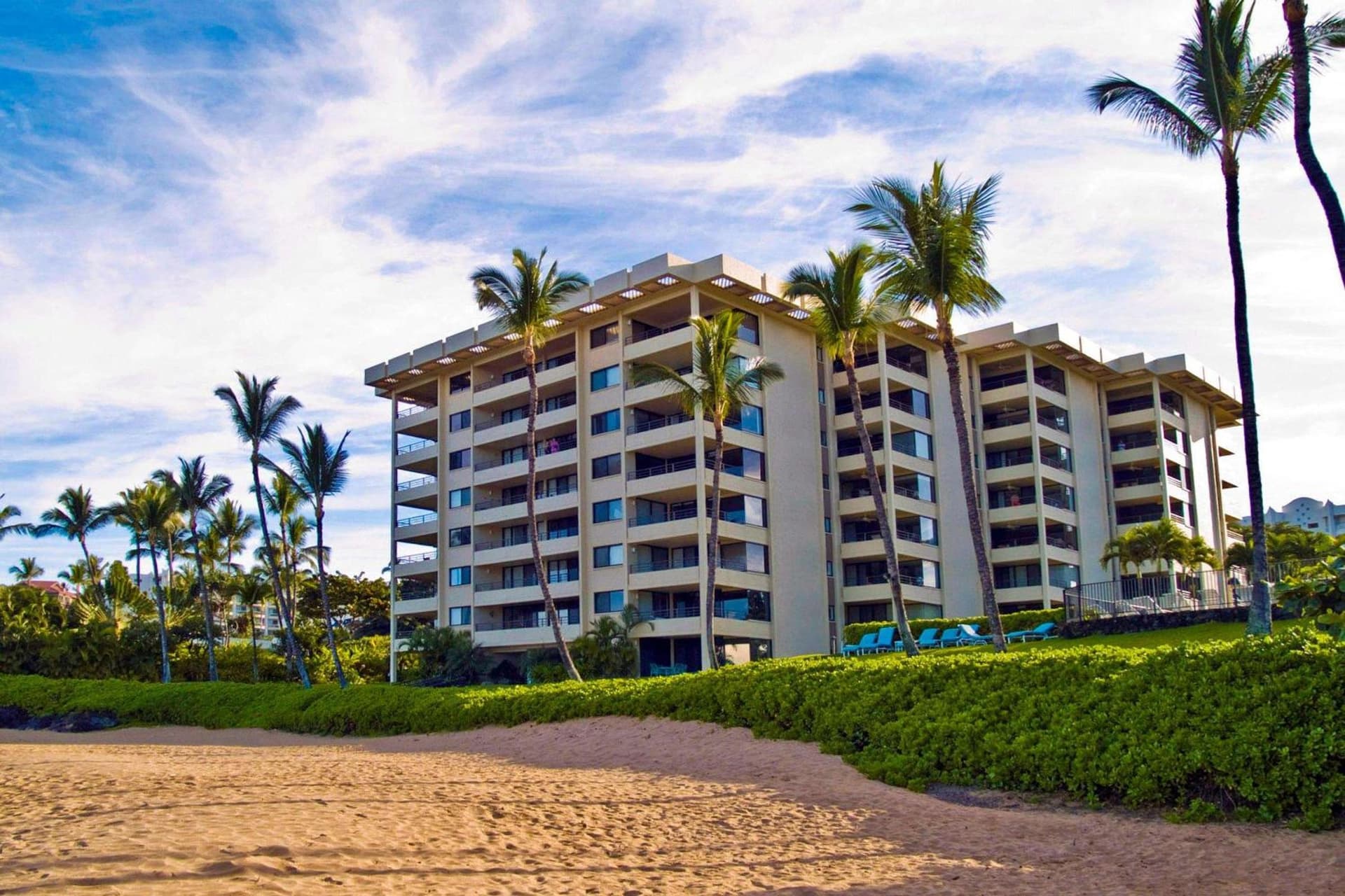 Polo Beach Club - CoralTree Residence Collection interior in Wailea, HI — gallery photo 2