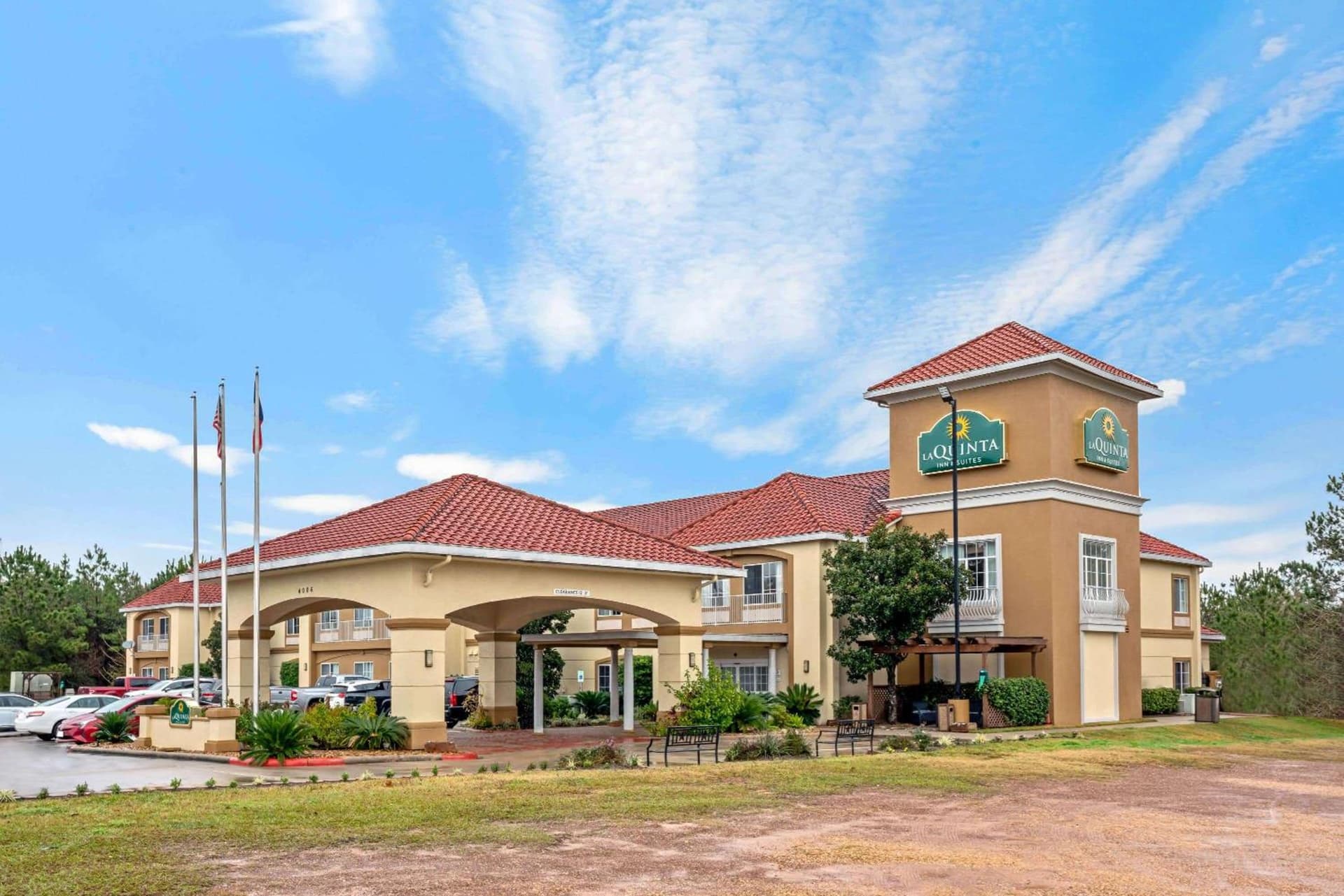 La Quinta by Wyndham Conroe featured exterior or lobby in Conroe, TX — similar hotel