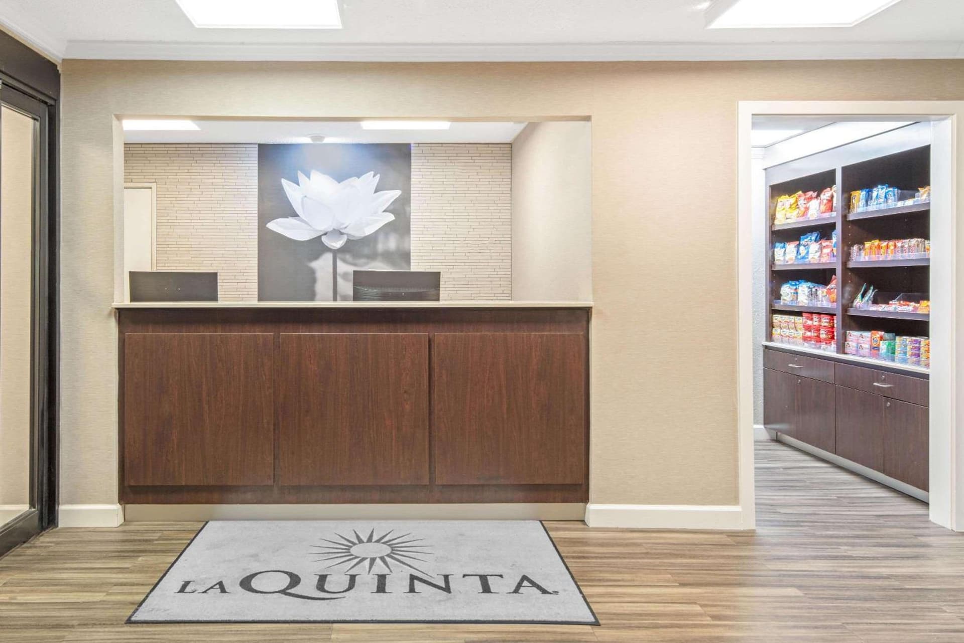 La Quinta by Wyndham Baton Rouge Siegen Lane gallery photo in Baton Rouge, LA — image 25