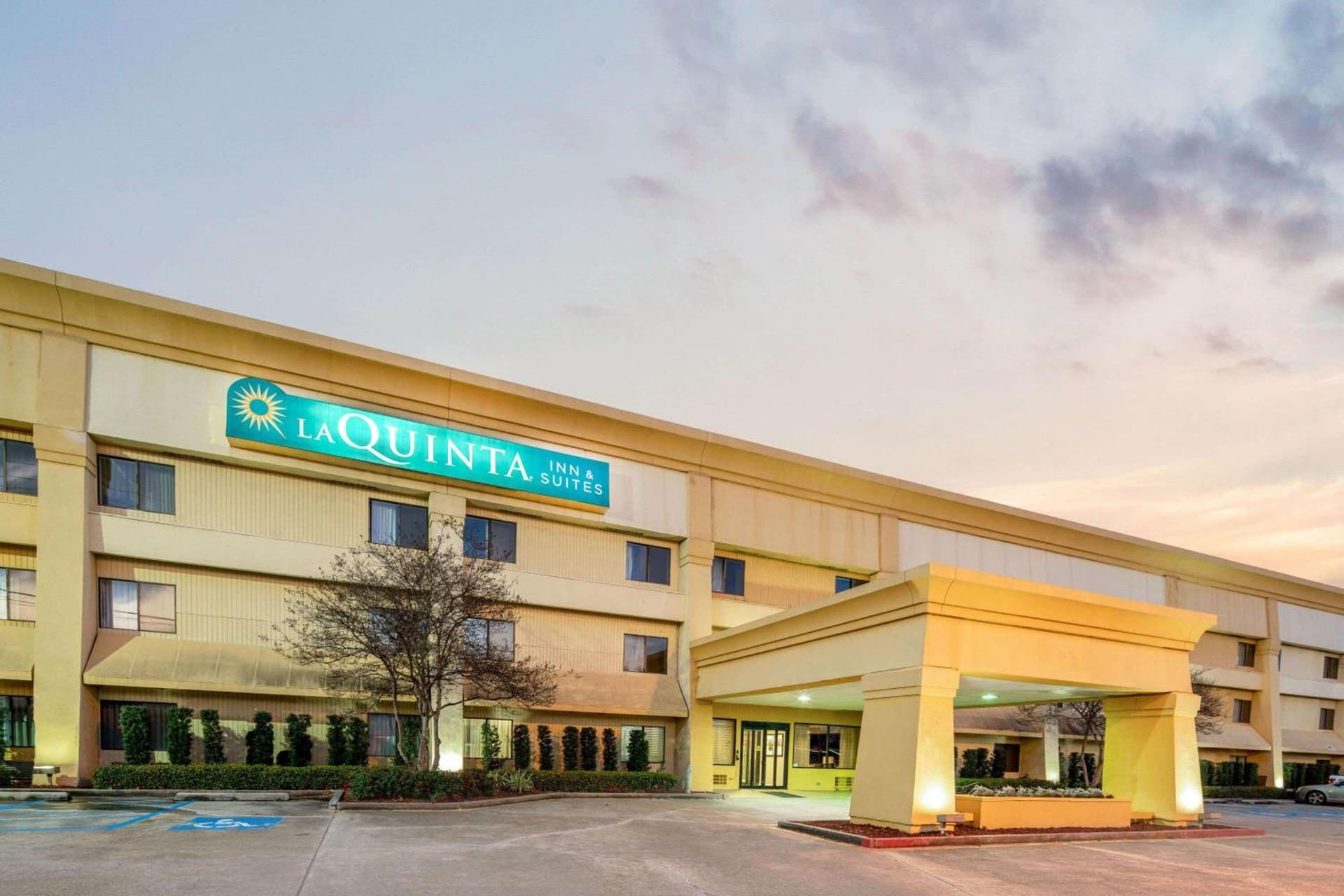 La Quinta by Wyndham Baton Rouge Siegen Lane gallery photo in Baton Rouge, LA — image 17