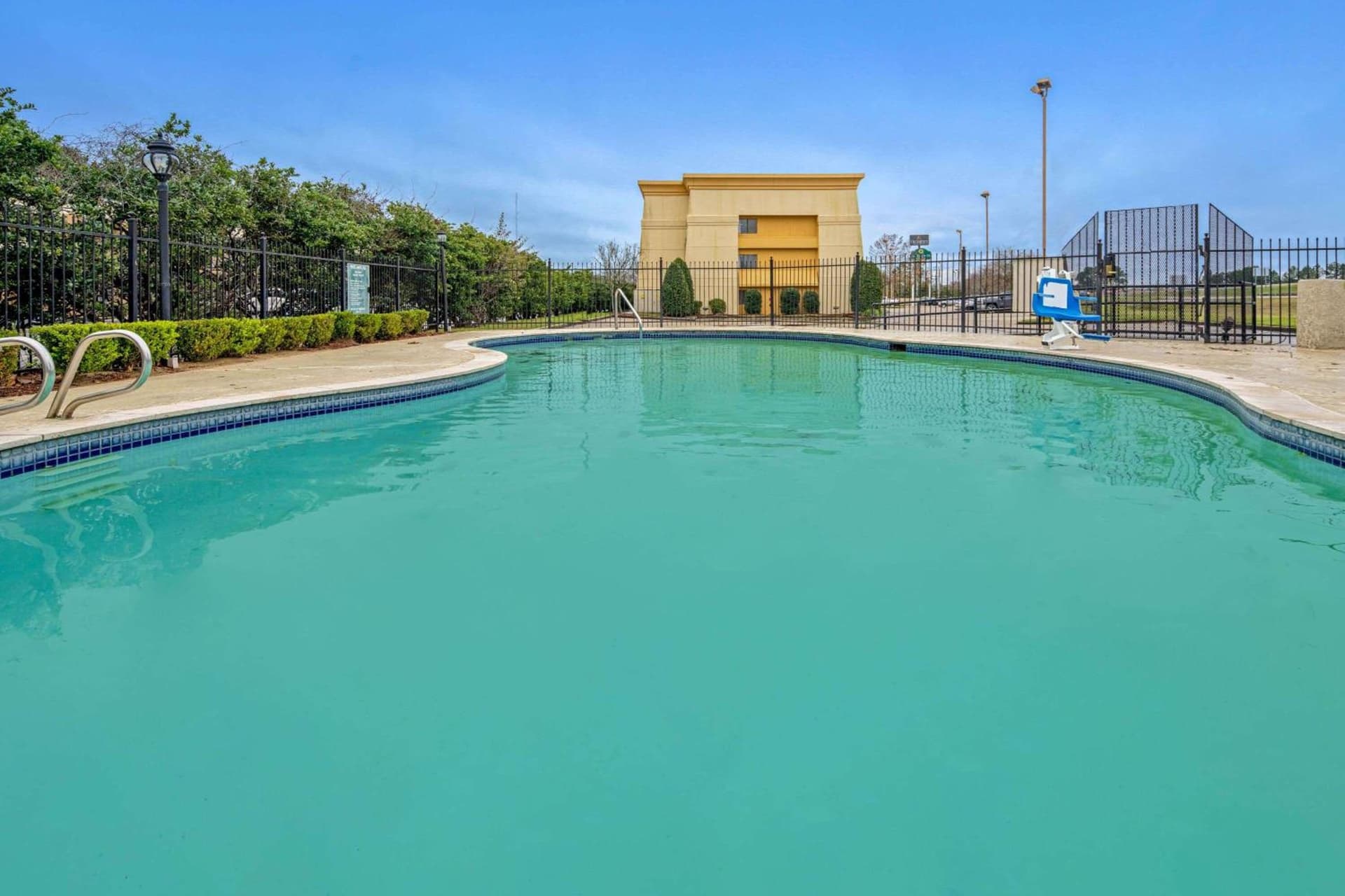 La Quinta by Wyndham Baton Rouge Siegen Lane gallery photo in Baton Rouge, LA — image 59