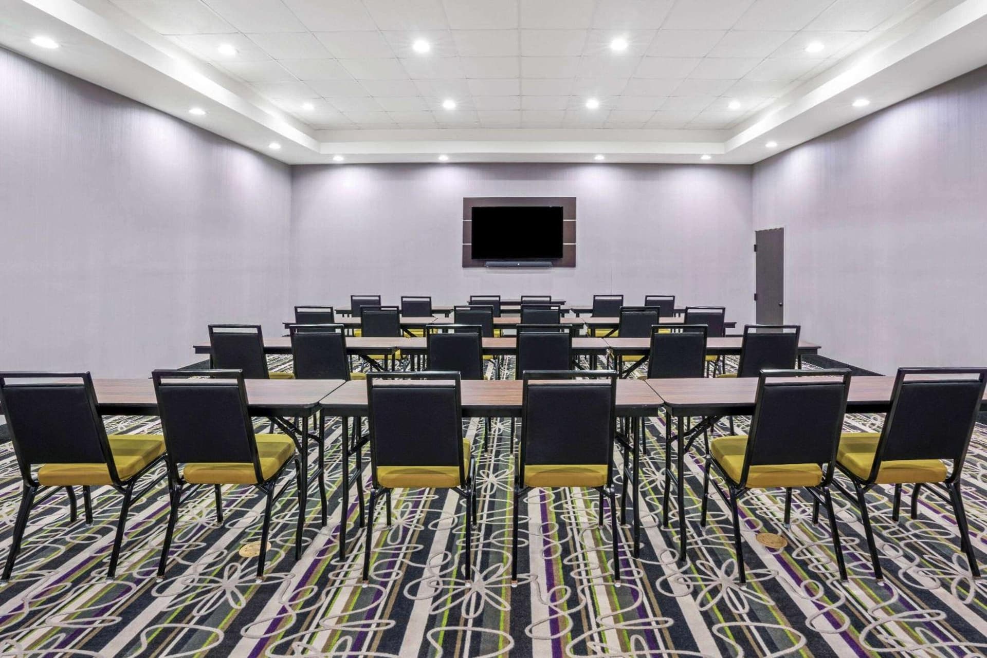 La Quinta by Wyndham College Station South interior in College Station, TX — gallery photo 2