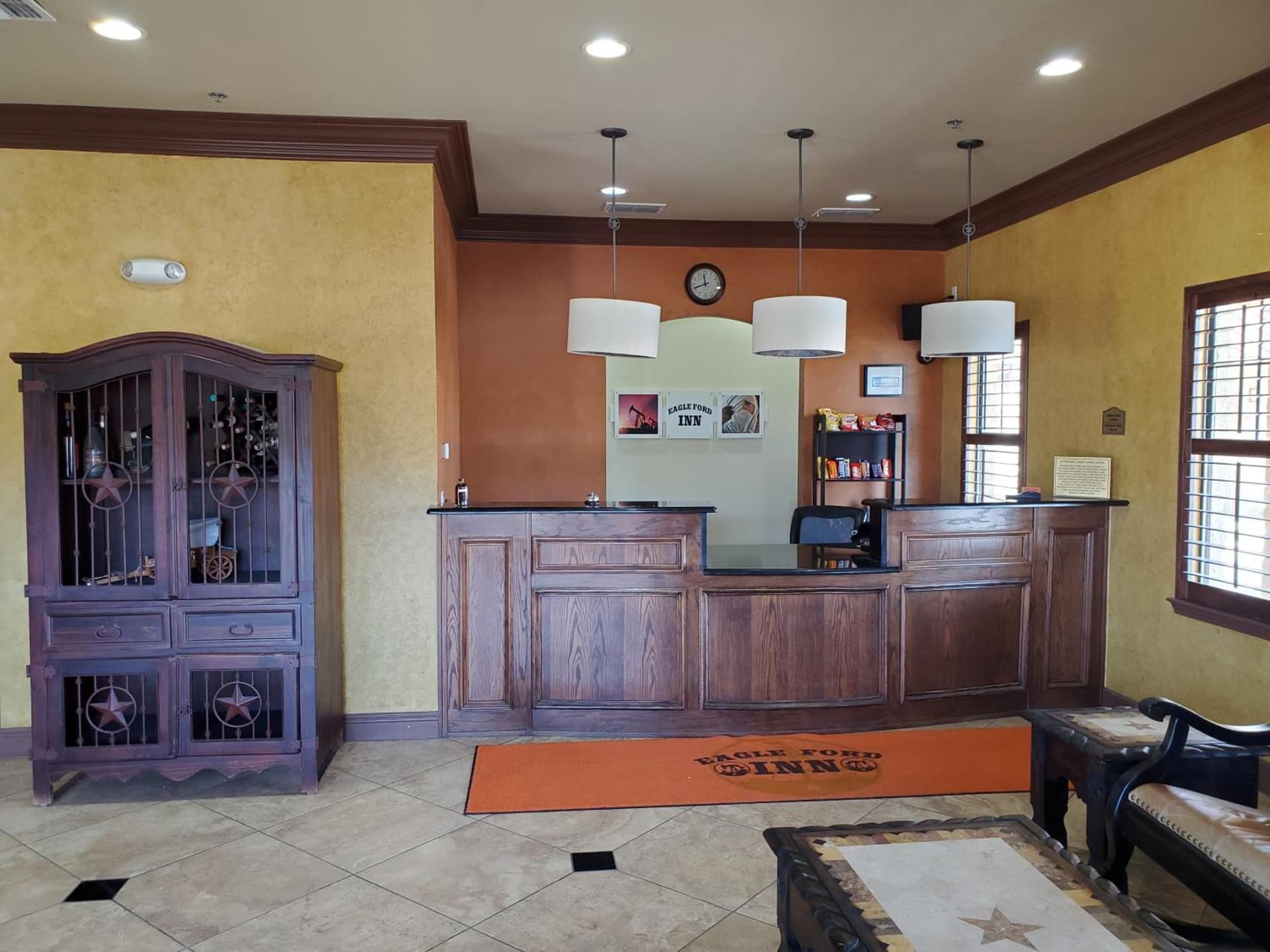 Eagle Ford Inn property views in Floresville, TX — gallery photo 3