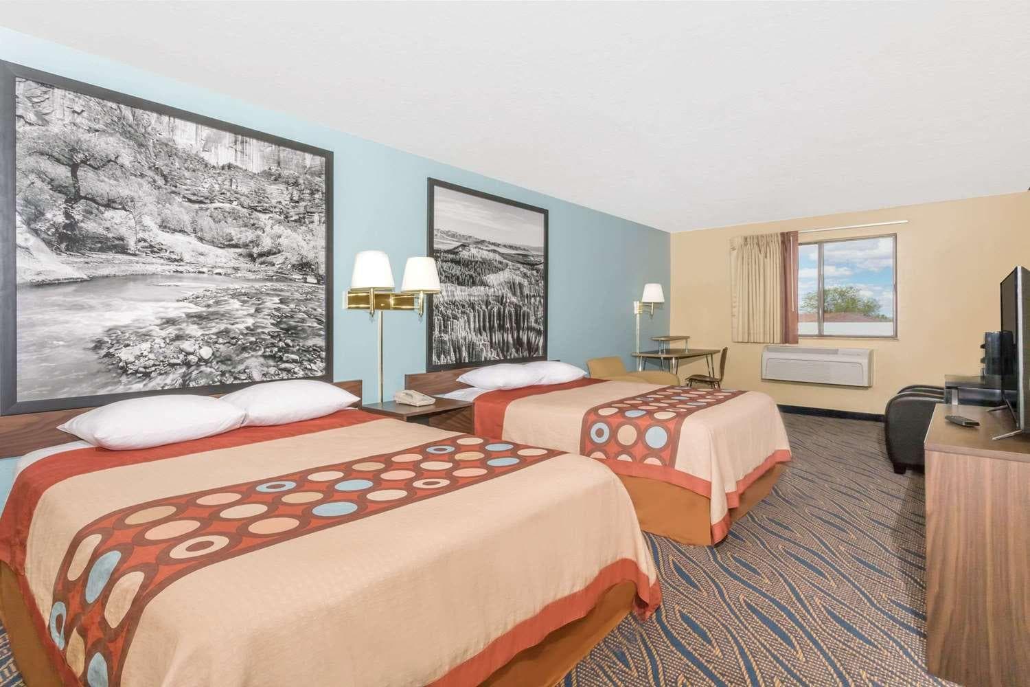 Super 8 by Wyndham Cedar City interior in Cedar City, UT — gallery photo 2