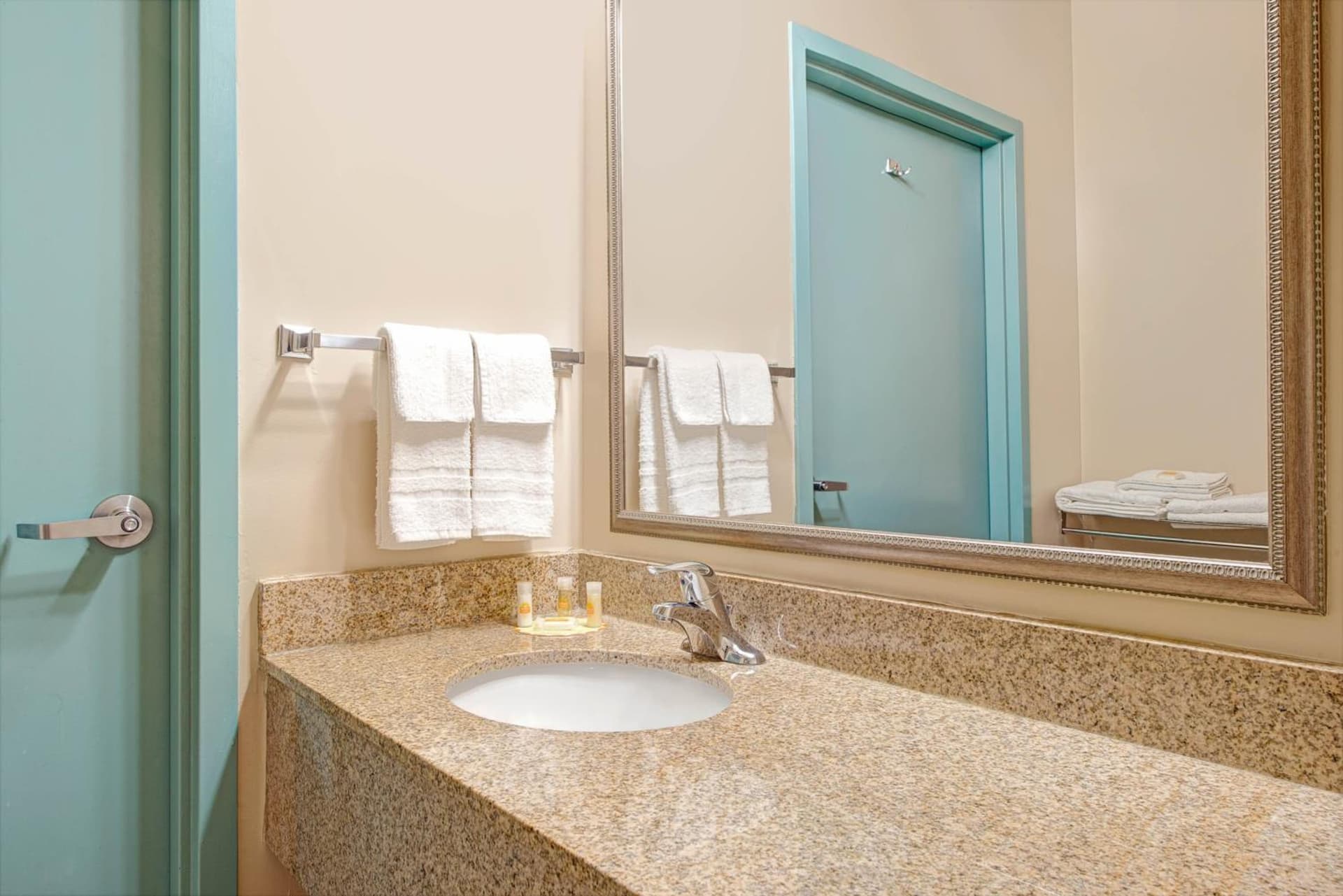 Days Inn by Wyndham Downtown St. Louis gallery photo in Saint Louis, MO — image 10