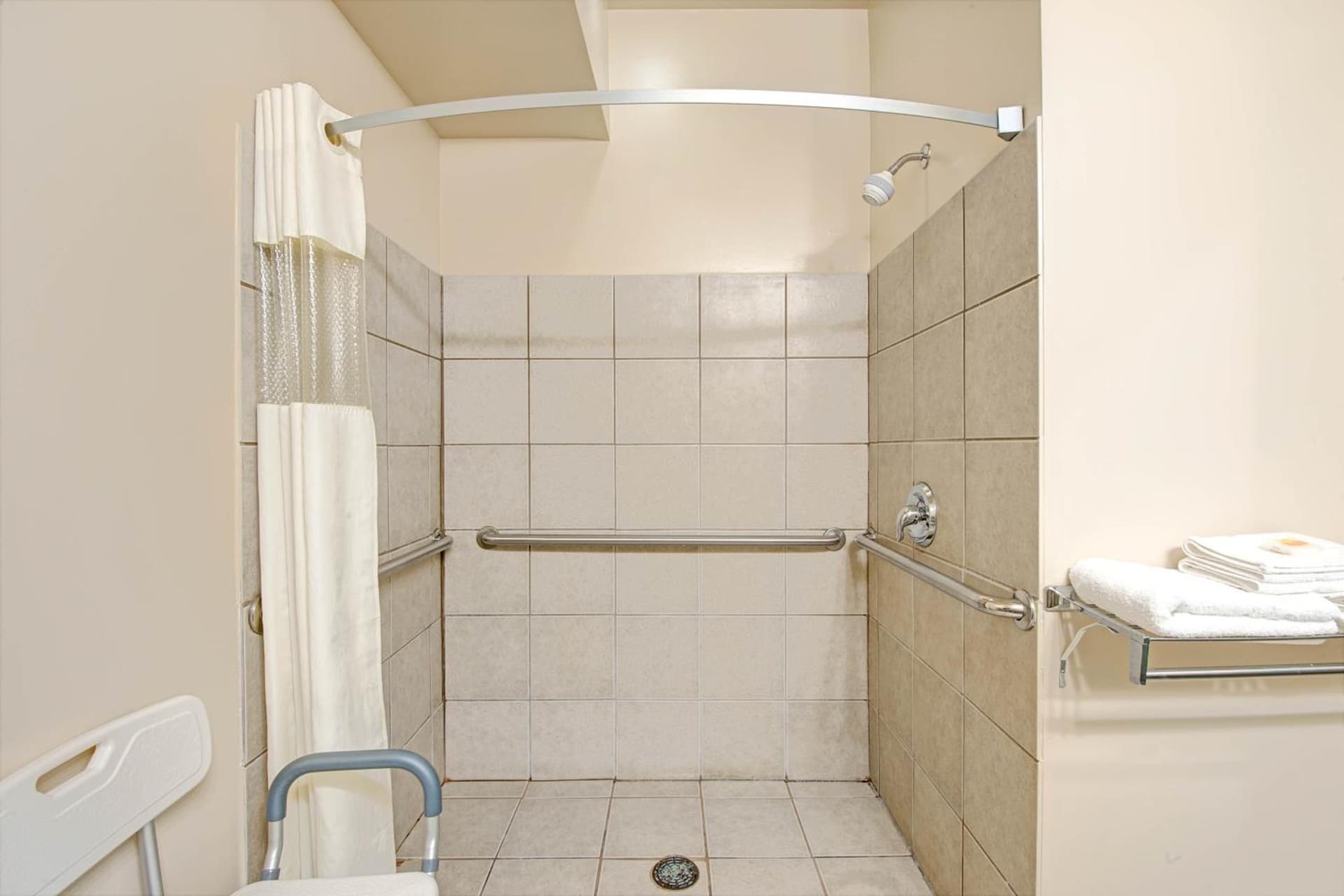 Days Inn by Wyndham Downtown St. Louis gallery photo in Saint Louis, MO — image 14
