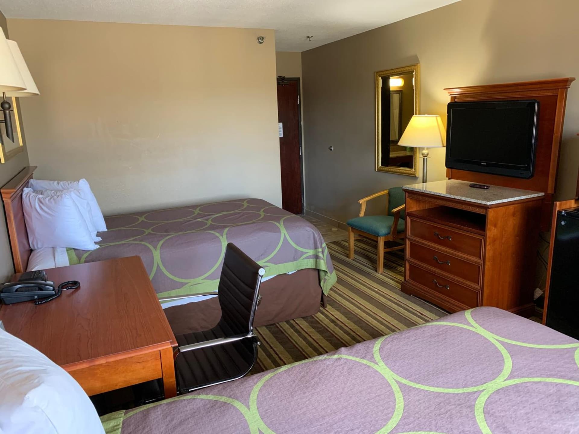 Super 8 by Wyndham Tilton/Lake Winnipesaukee gallery photo in Tilton, NH — image 9