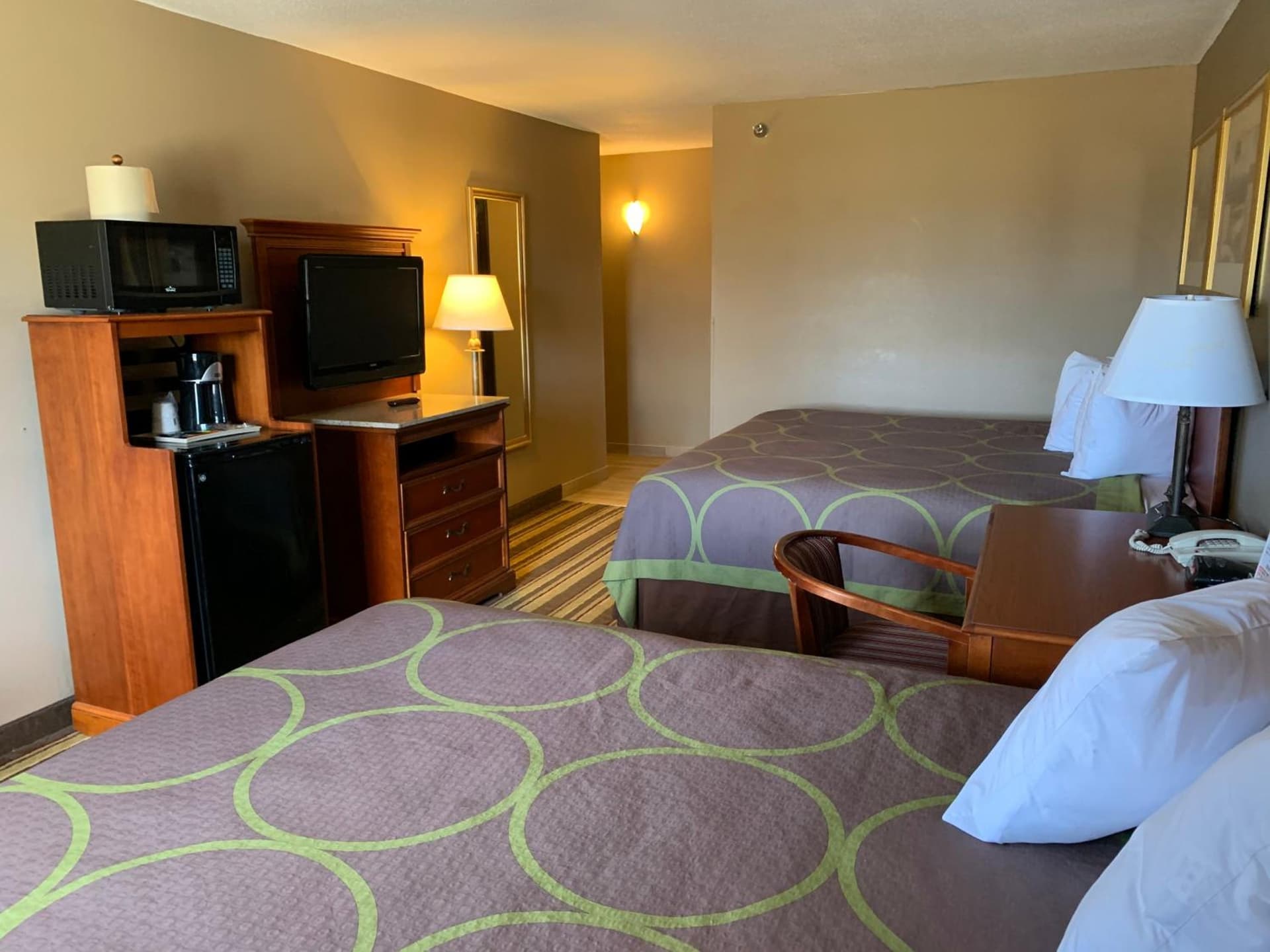 Super 8 by Wyndham Tilton/Lake Winnipesaukee gallery photo in Tilton, NH — image 4