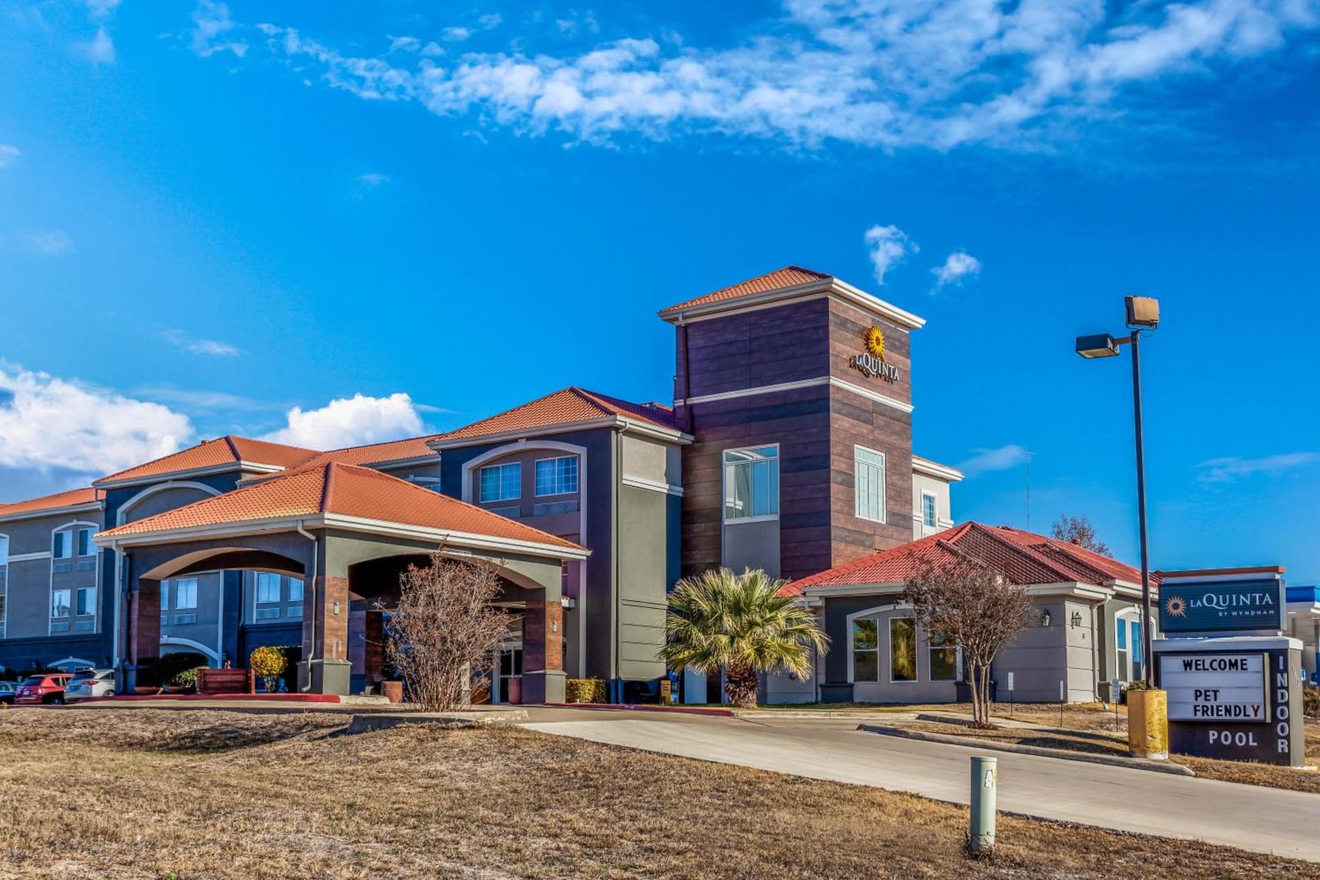 La Quinta by Wyndham Kerrville featured exterior or lobby in Kerrville, TX — similar hotel