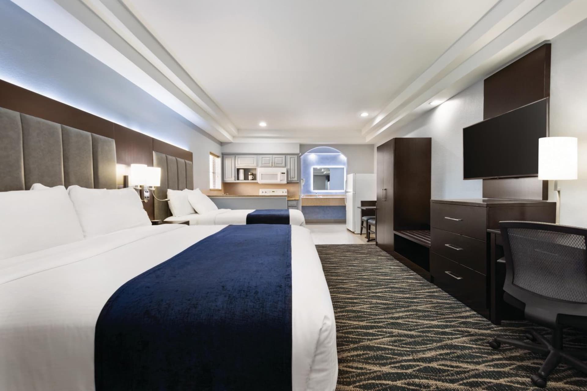 Days Inn & Suites by Wyndham Houston Hobby Airport gallery photo in Houston, TX — image 53