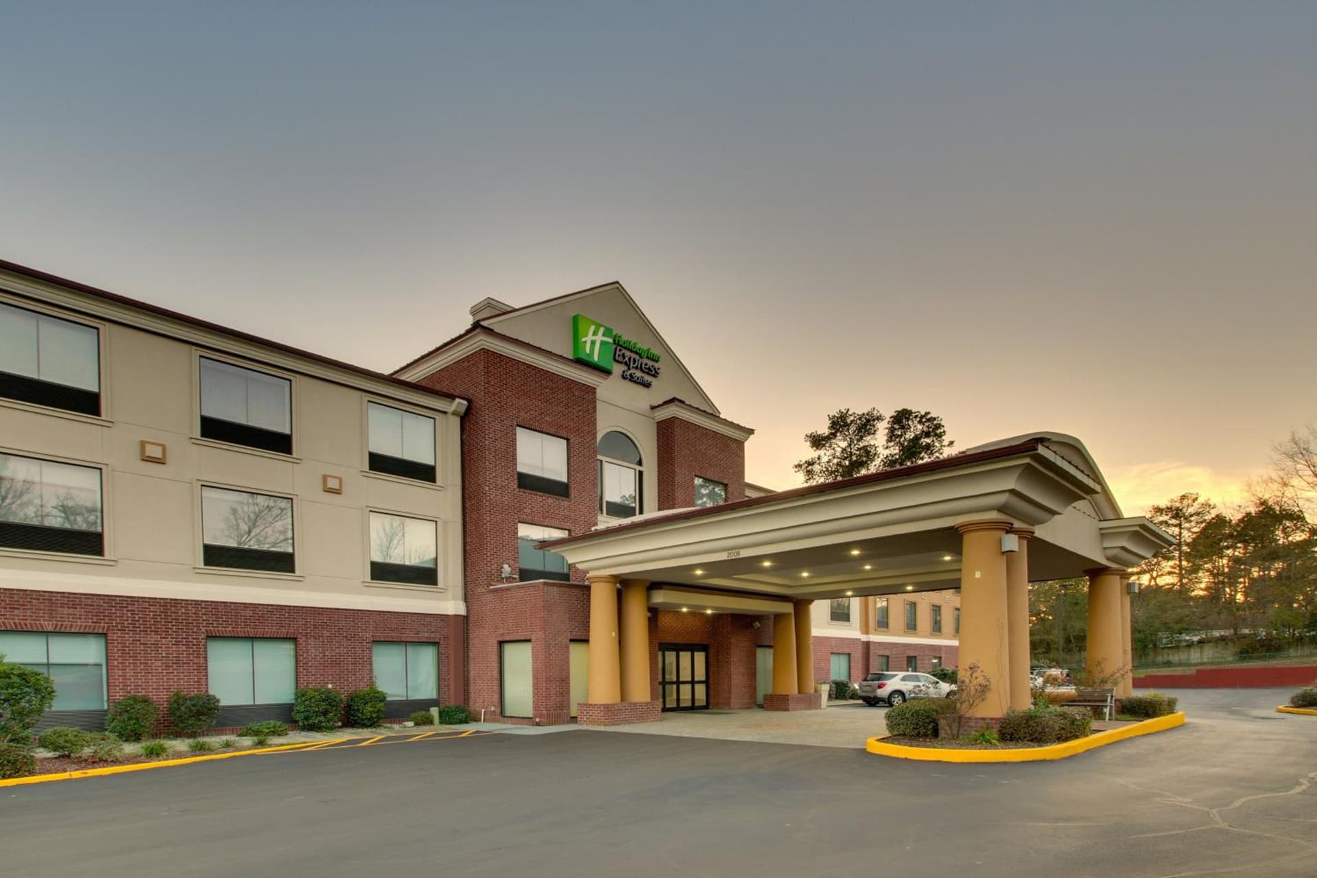 Holiday Inn Express & Suites Laurel by IHG featured exterior or lobby in Laurel, MS — similar hotel