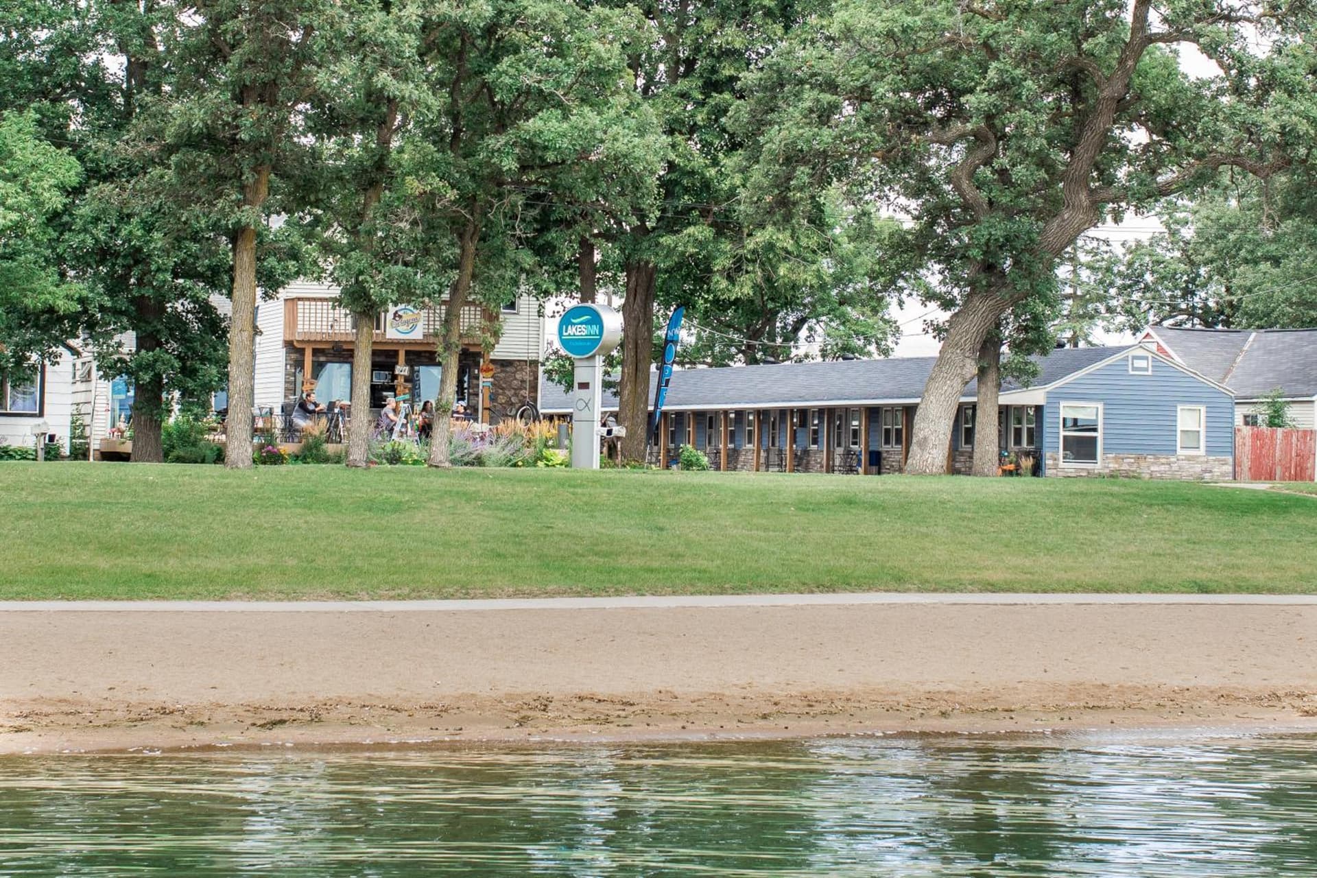 Lakes Inn interior in Detroit Lakes, MN — gallery photo 2