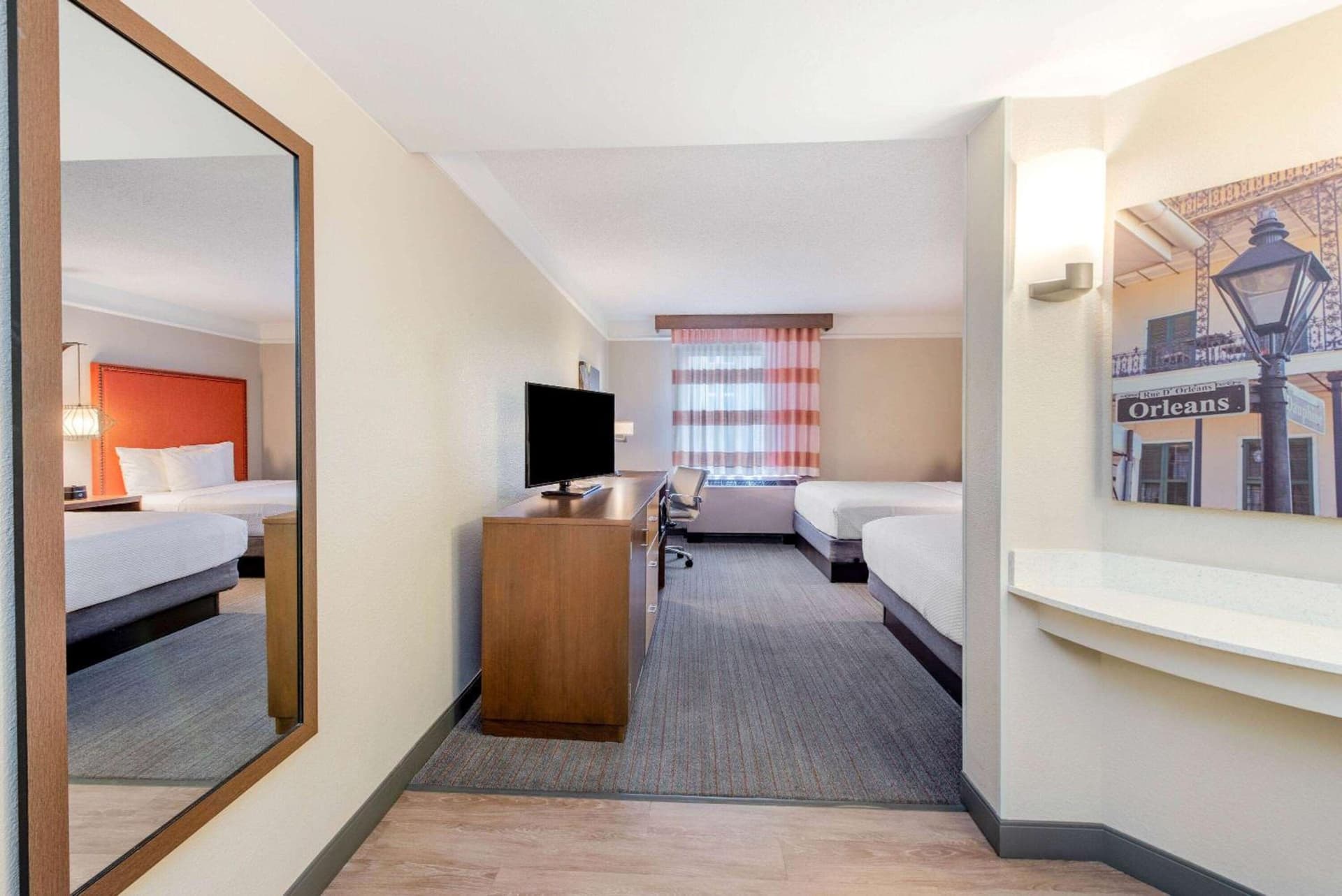 La Quinta Inn & Suites by Wyndham New Orleans Downtown gallery photo in New Orleans, LA — image 15