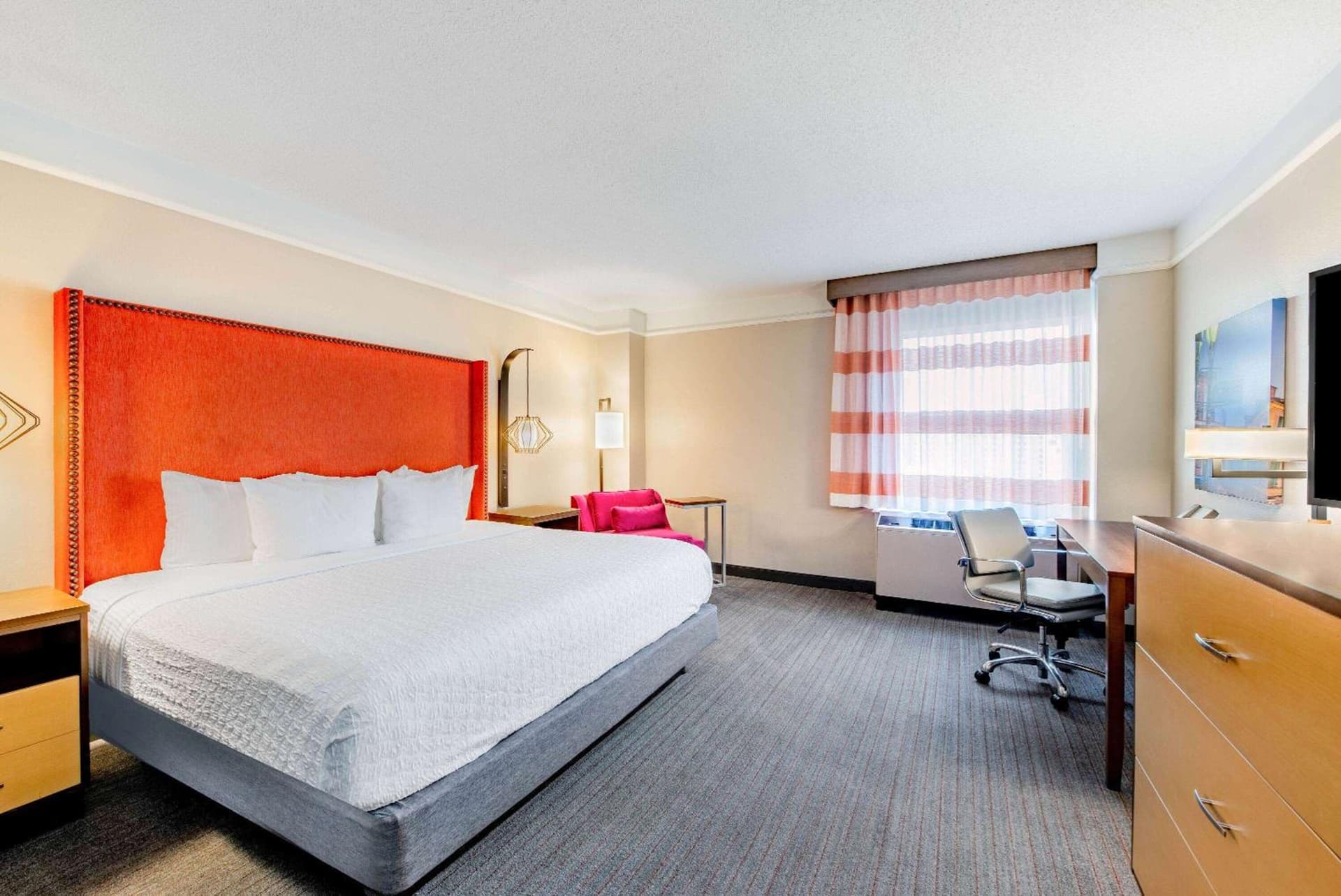 La Quinta Inn & Suites by Wyndham New Orleans Downtown gallery photo in New Orleans, LA — image 25