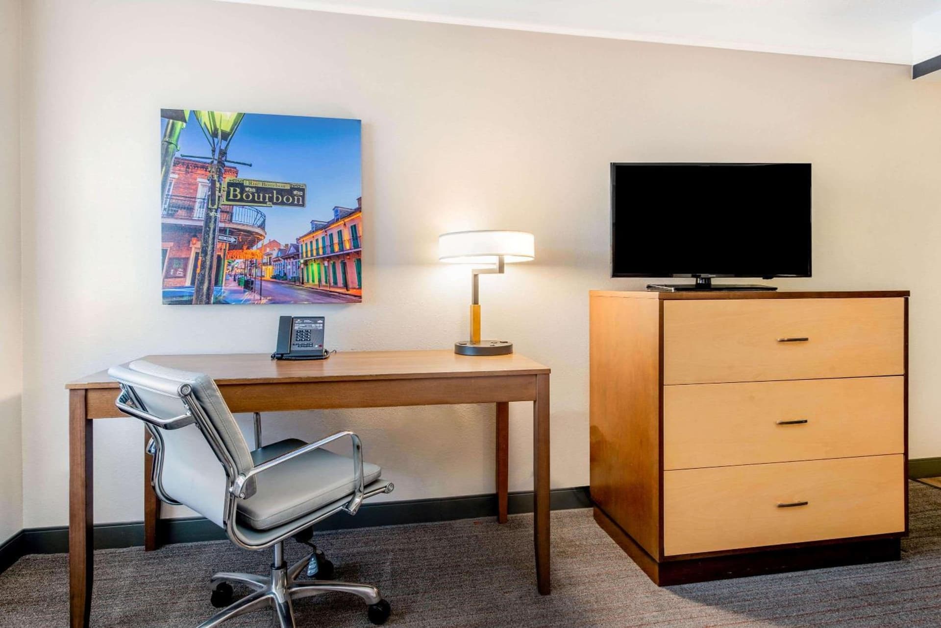 La Quinta Inn & Suites by Wyndham New Orleans Downtown gallery photo in New Orleans, LA — image 27