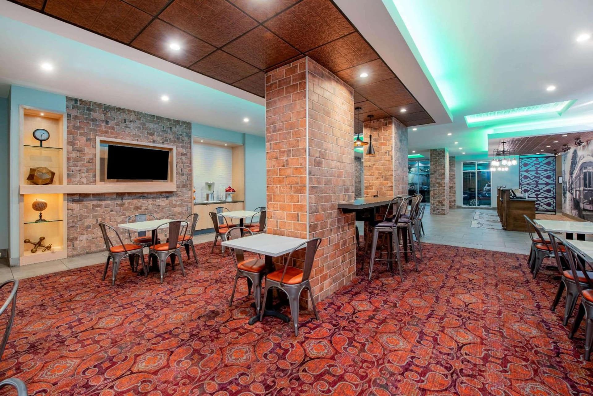 La Quinta Inn & Suites by Wyndham New Orleans Downtown gallery photo in New Orleans, LA — image 53