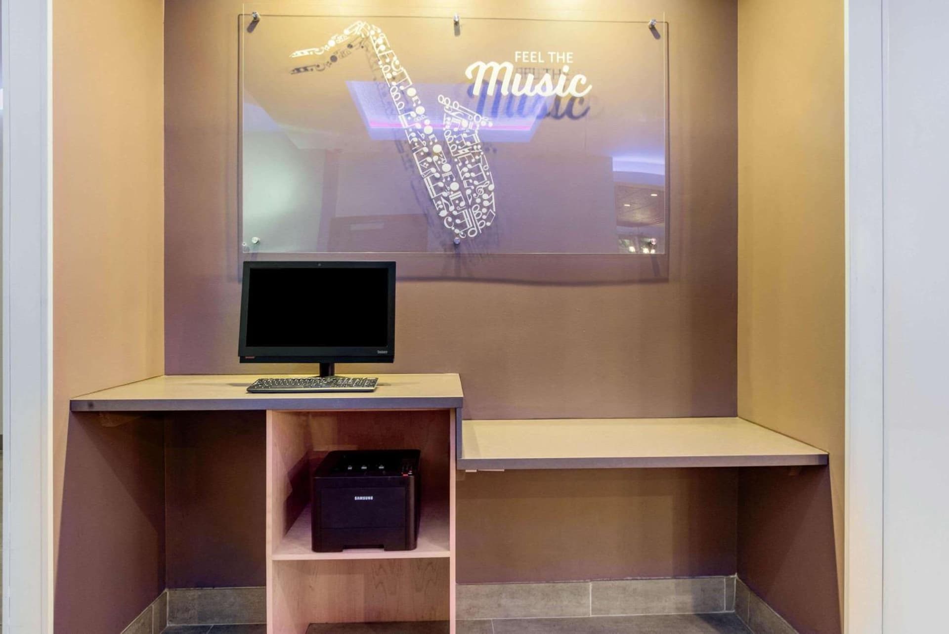 La Quinta Inn & Suites by Wyndham New Orleans Downtown gallery photo in New Orleans, LA — image 64