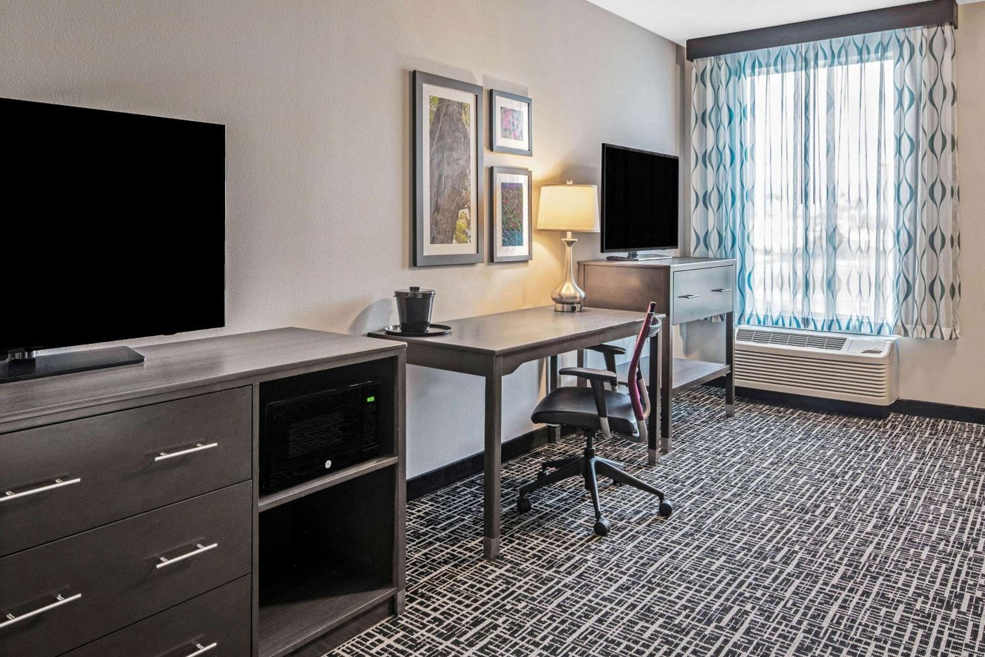 La Quinta by Wyndham McAllen La Plaza Mall gallery photo in McAllen, TX — image 41
