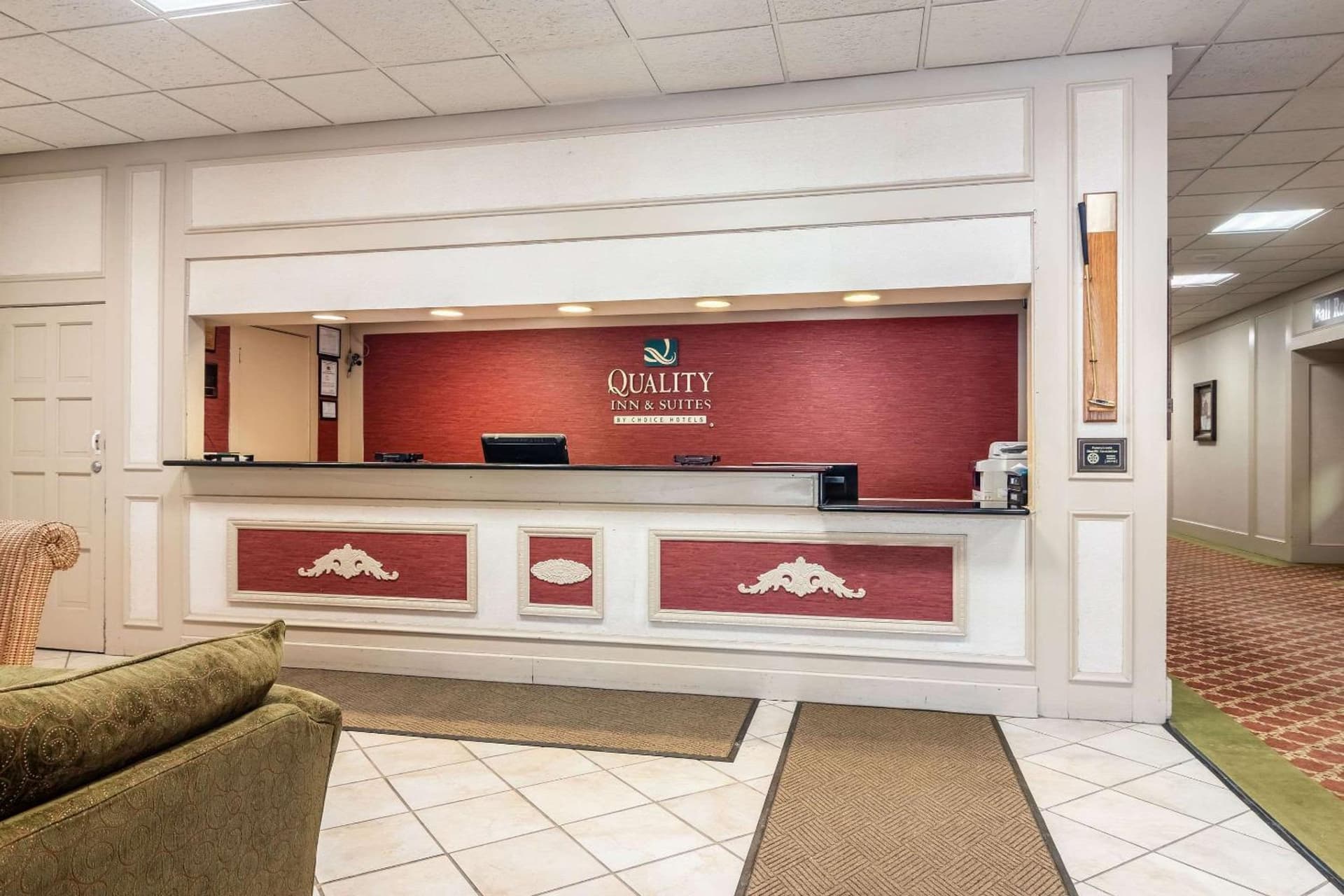 Quality Inn & Suites Indiana South interior in Indiana, PA — gallery photo 2
