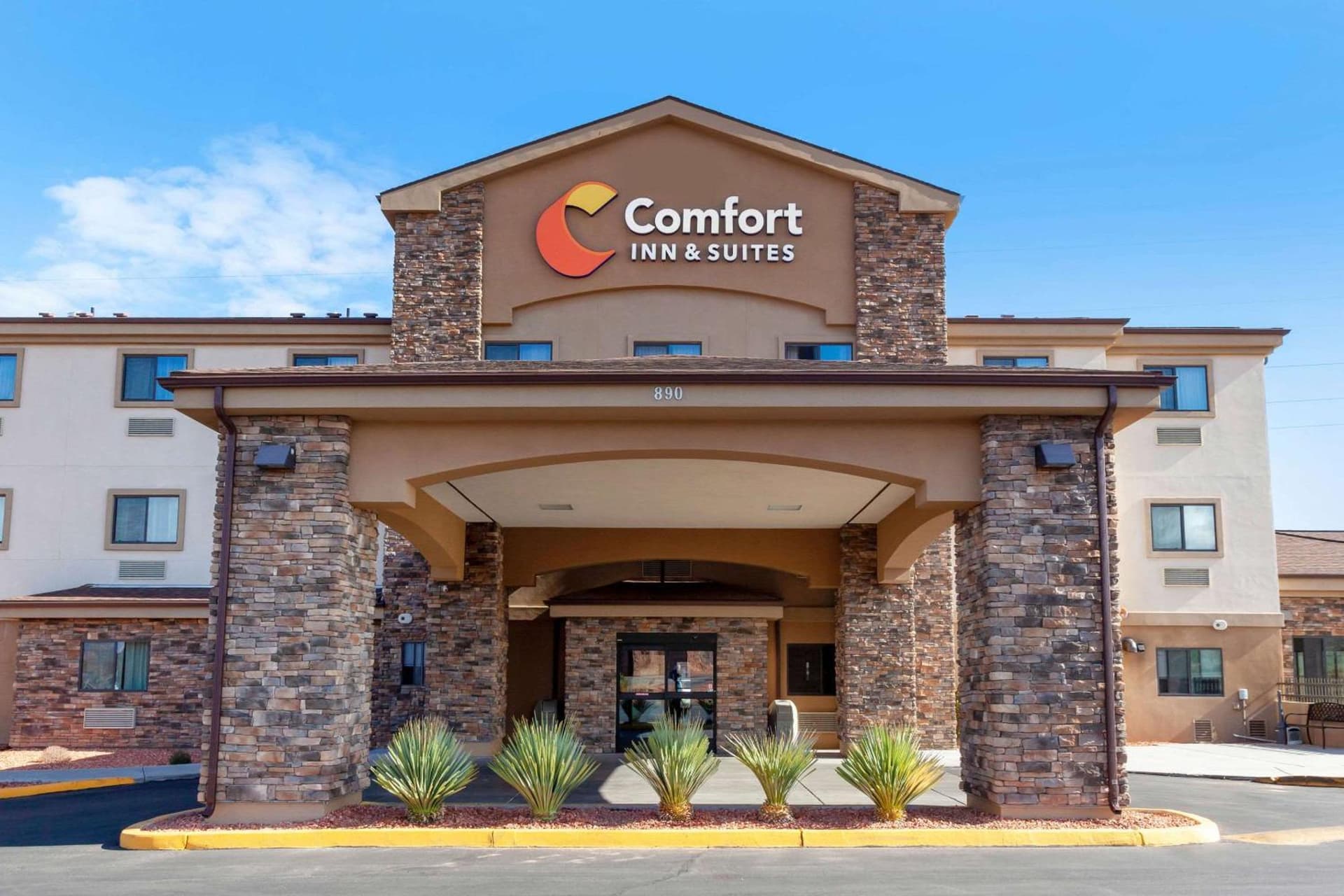 Comfort Inn & Suites Page at Lake Powell property views in Page, AZ — gallery photo 3